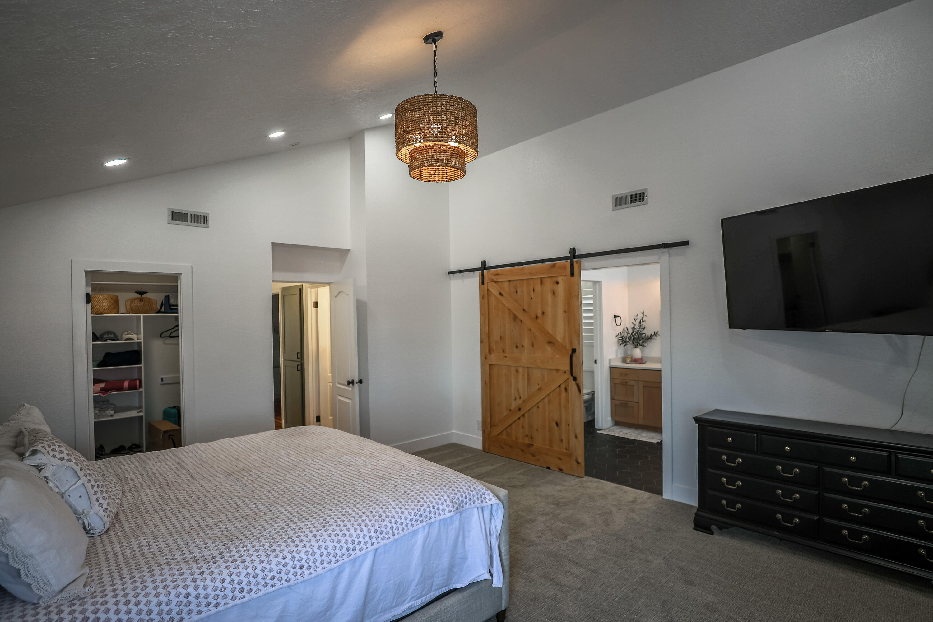 BLOOMINGTON HILLS - Residential