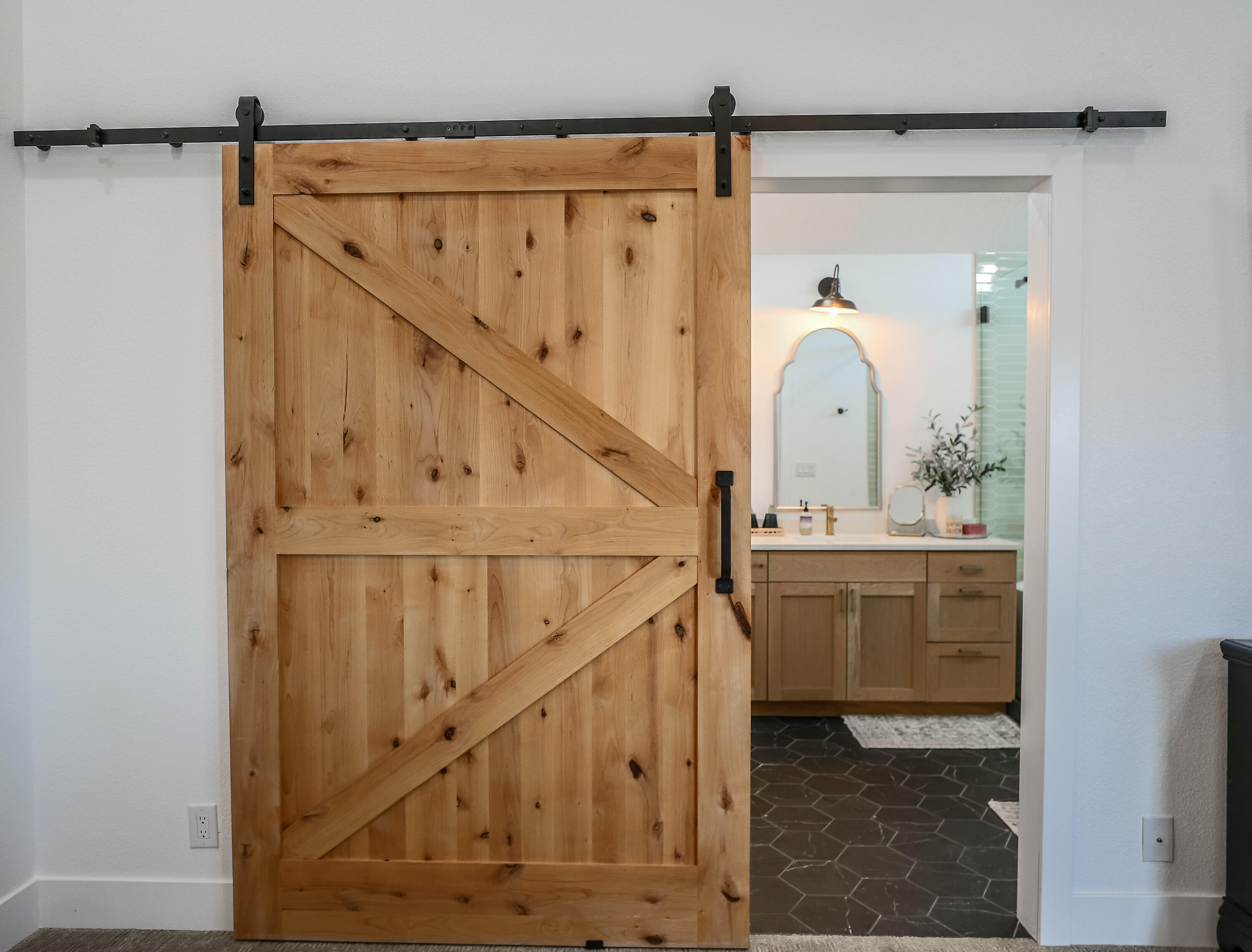 BLOOMINGTON HILLS - Residential