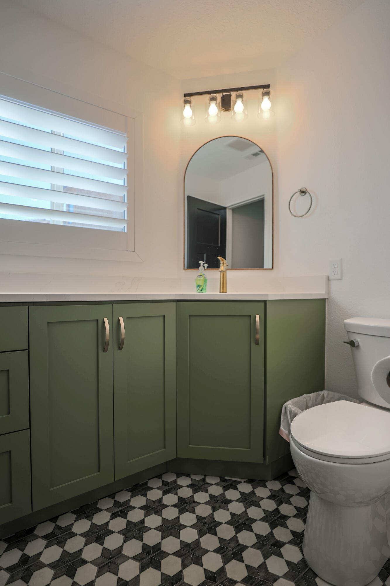 BLOOMINGTON HILLS - Residential