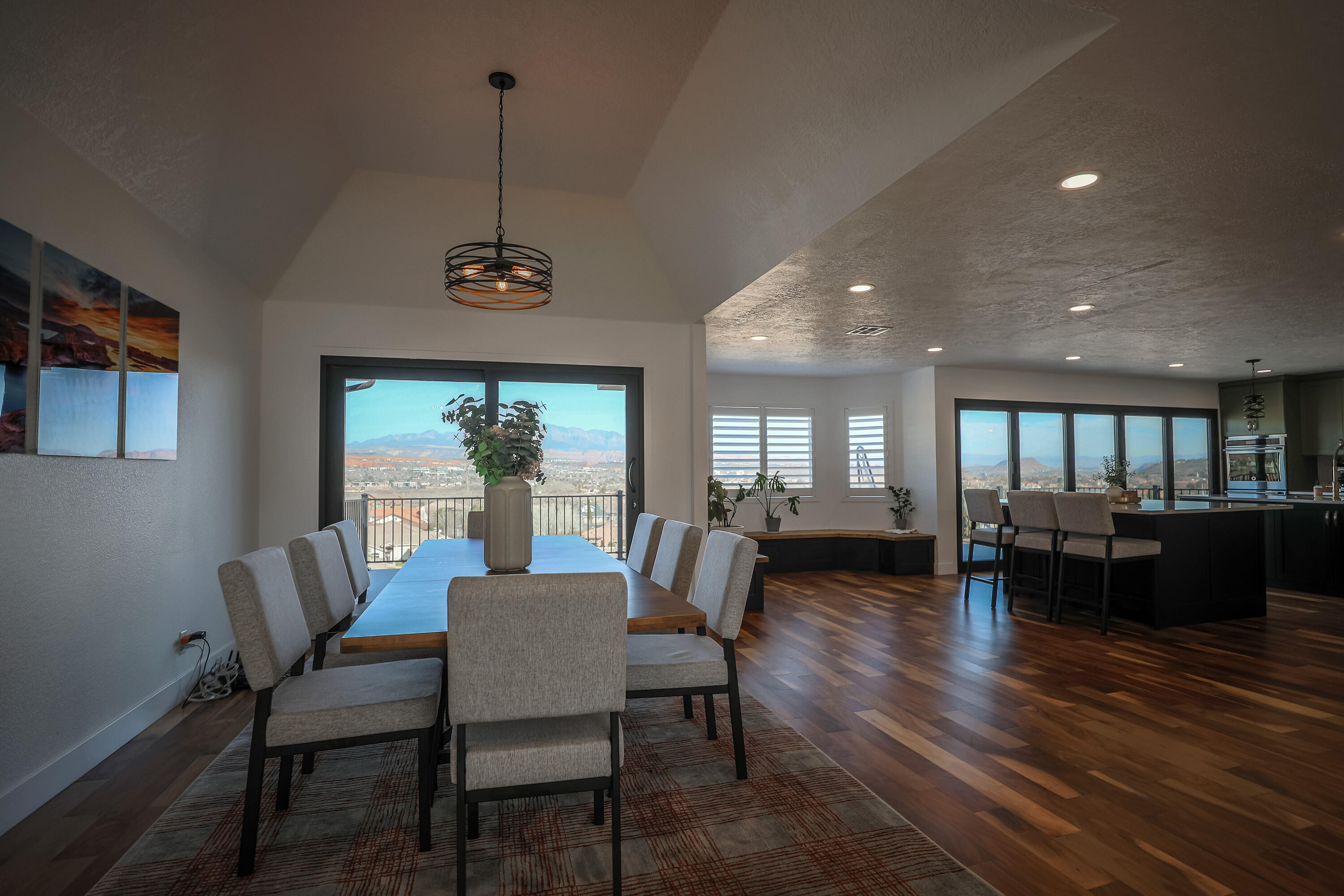 BLOOMINGTON HILLS - Residential