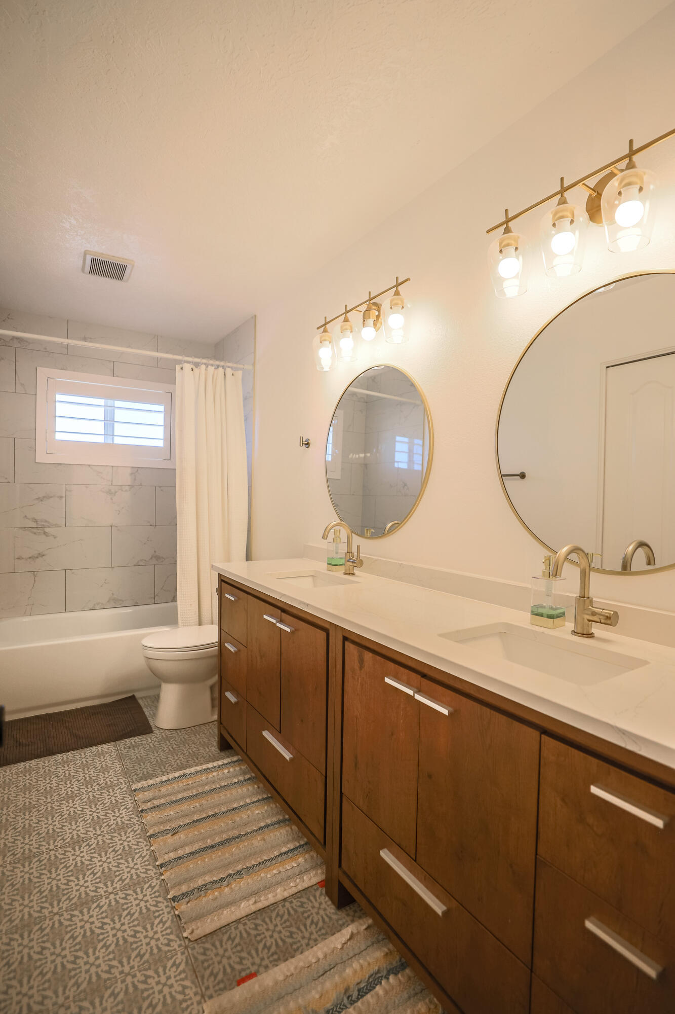 BLOOMINGTON HILLS - Residential