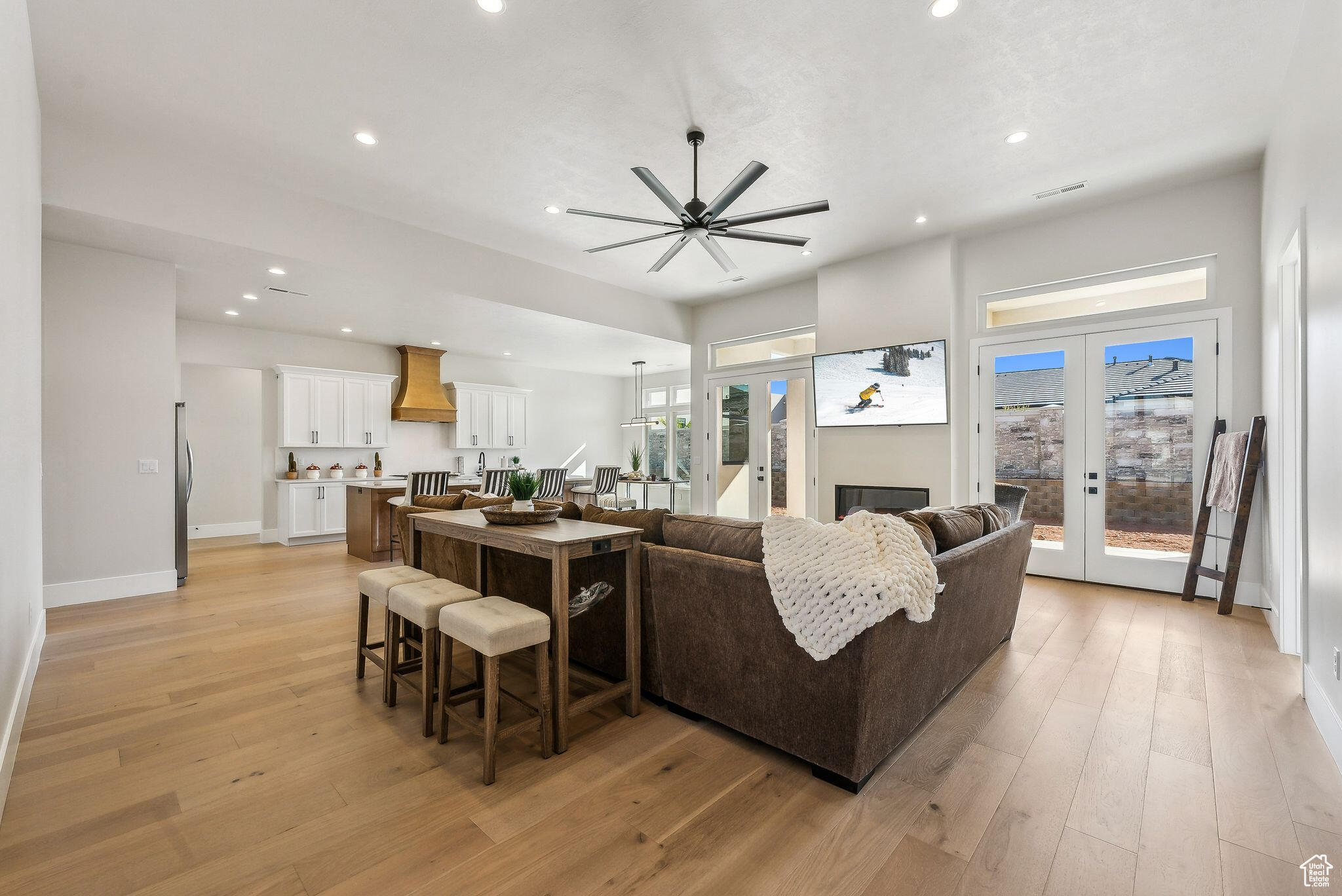 HAWKEYE POINTE SUB - Residential