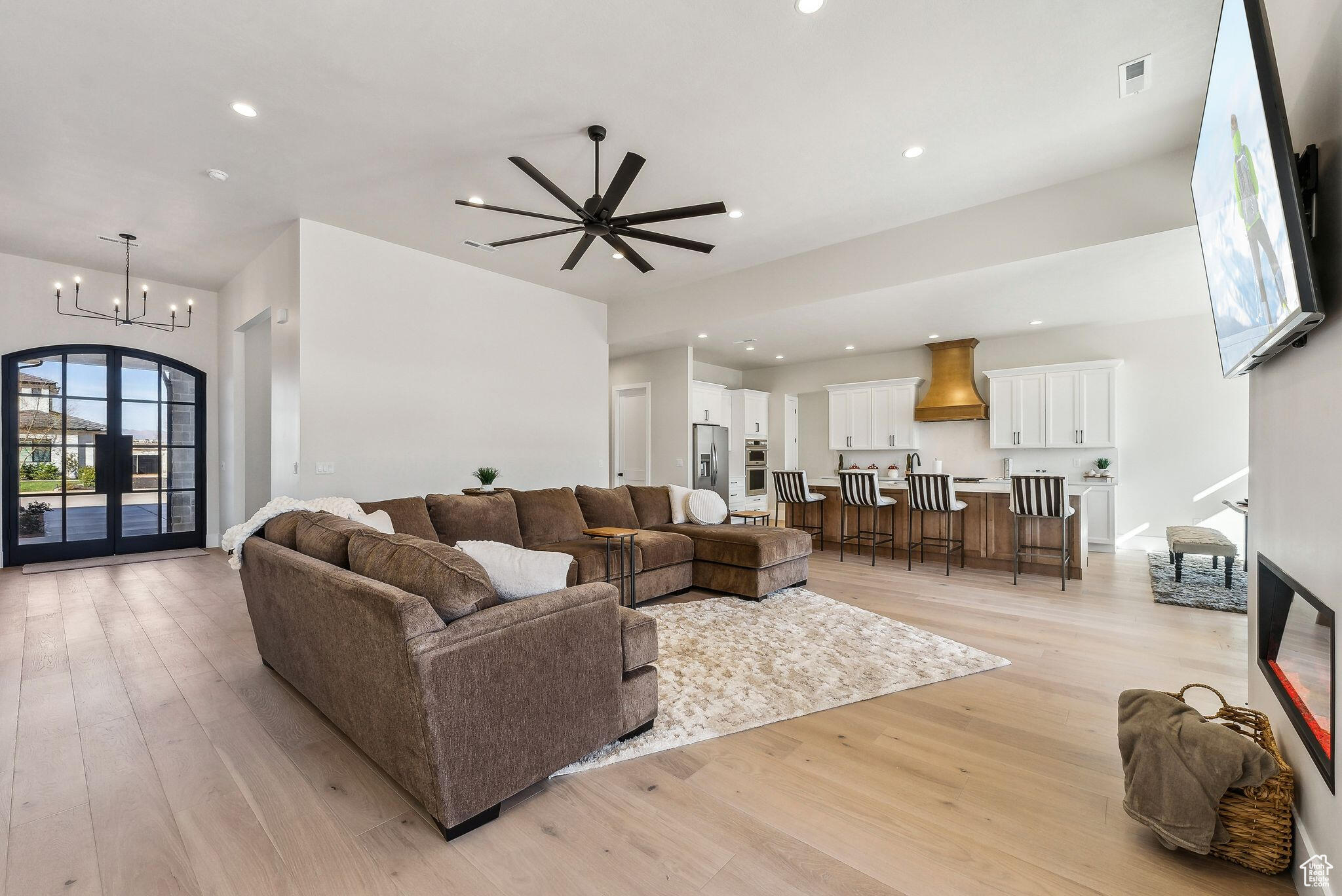 HAWKEYE POINTE SUB - Residential