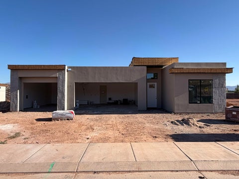 Photo of 1758 W Monument Valley RD, Hurricane, UT 84737 (MLS # 26-274912)
