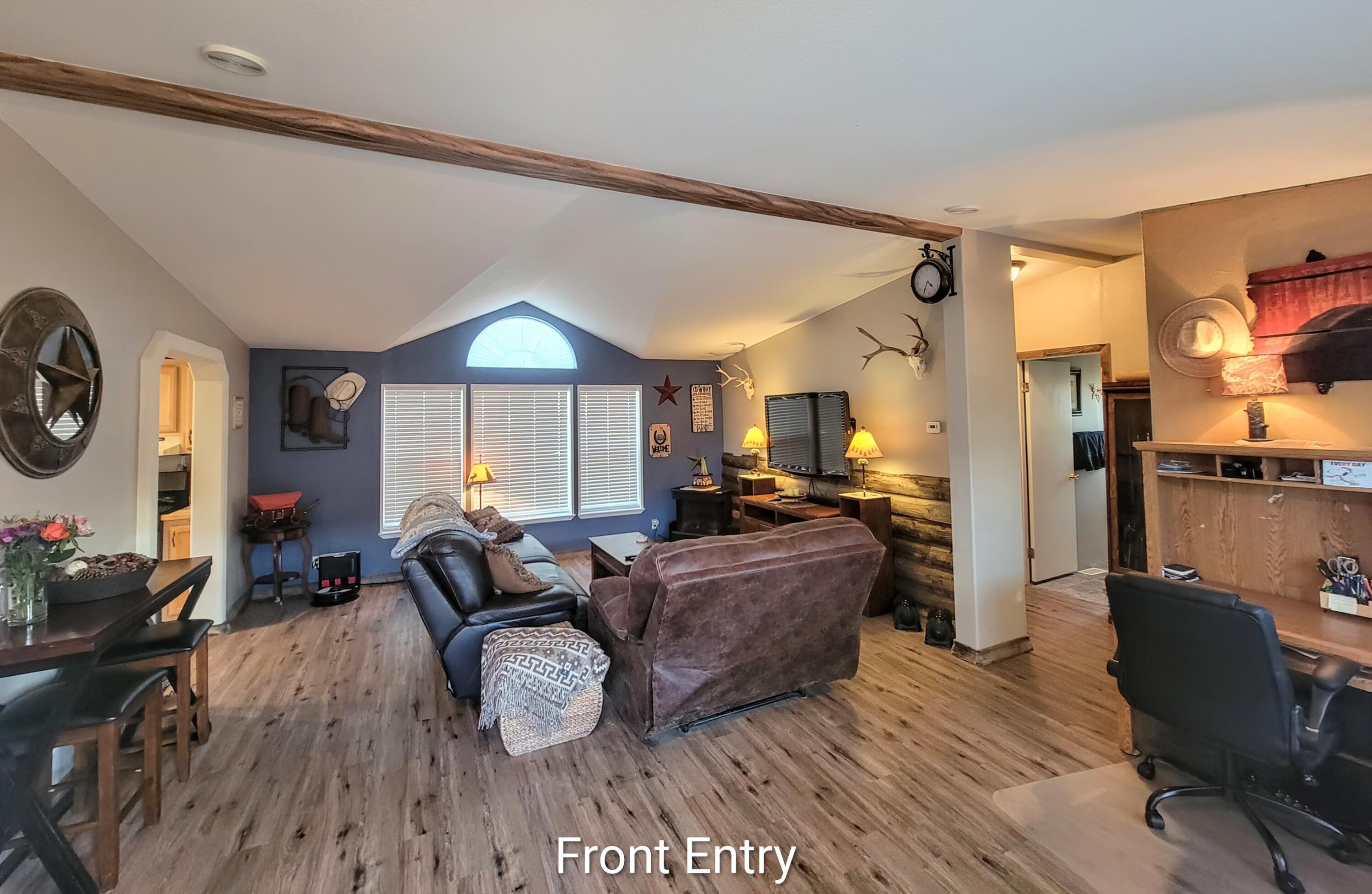 EAGLE ROCK - Residential