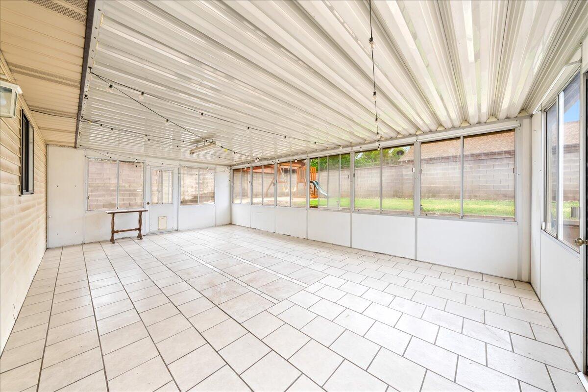 BLOOMINGTON HILLS - Residential