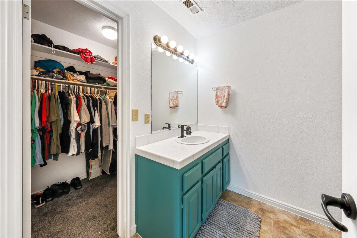 BLOOMINGTON HILLS - Residential