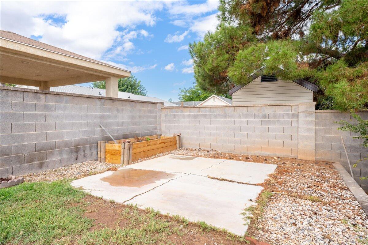 BLOOMINGTON HILLS - Residential