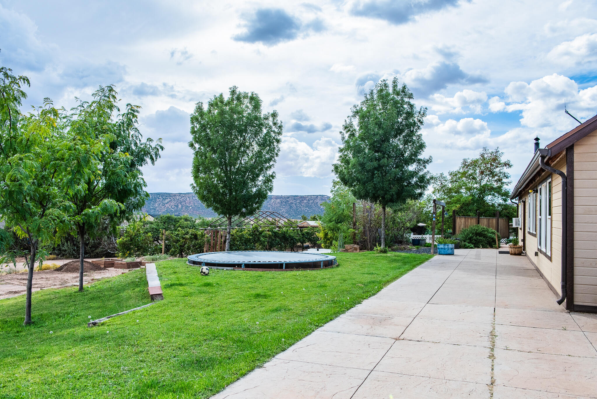 APPLE VALLEY RANCH GOOSEBERRY - Residential