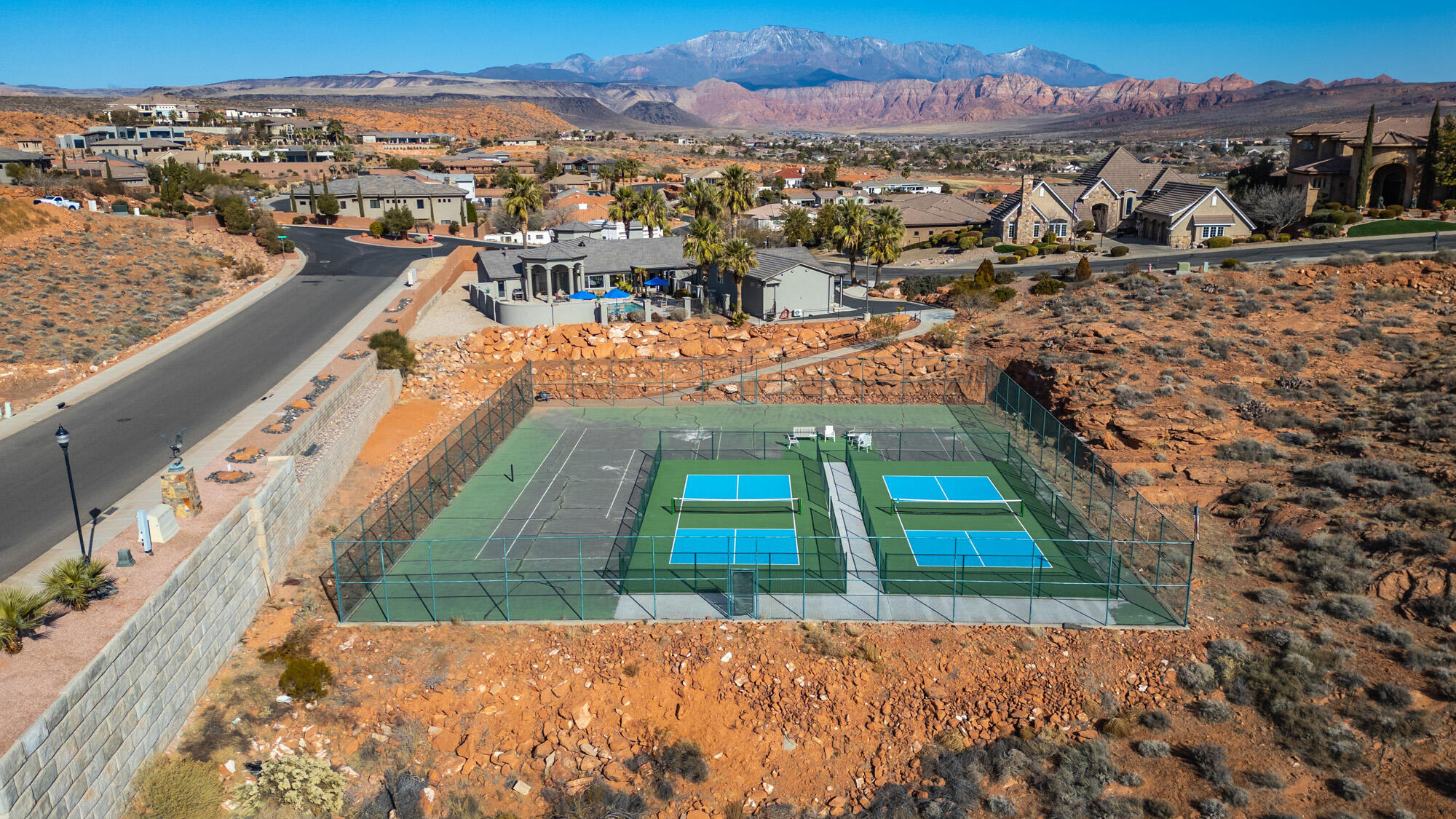 LION'S HEAD HILLTOP ESTATES AT GREEN SPRINGS - Residential