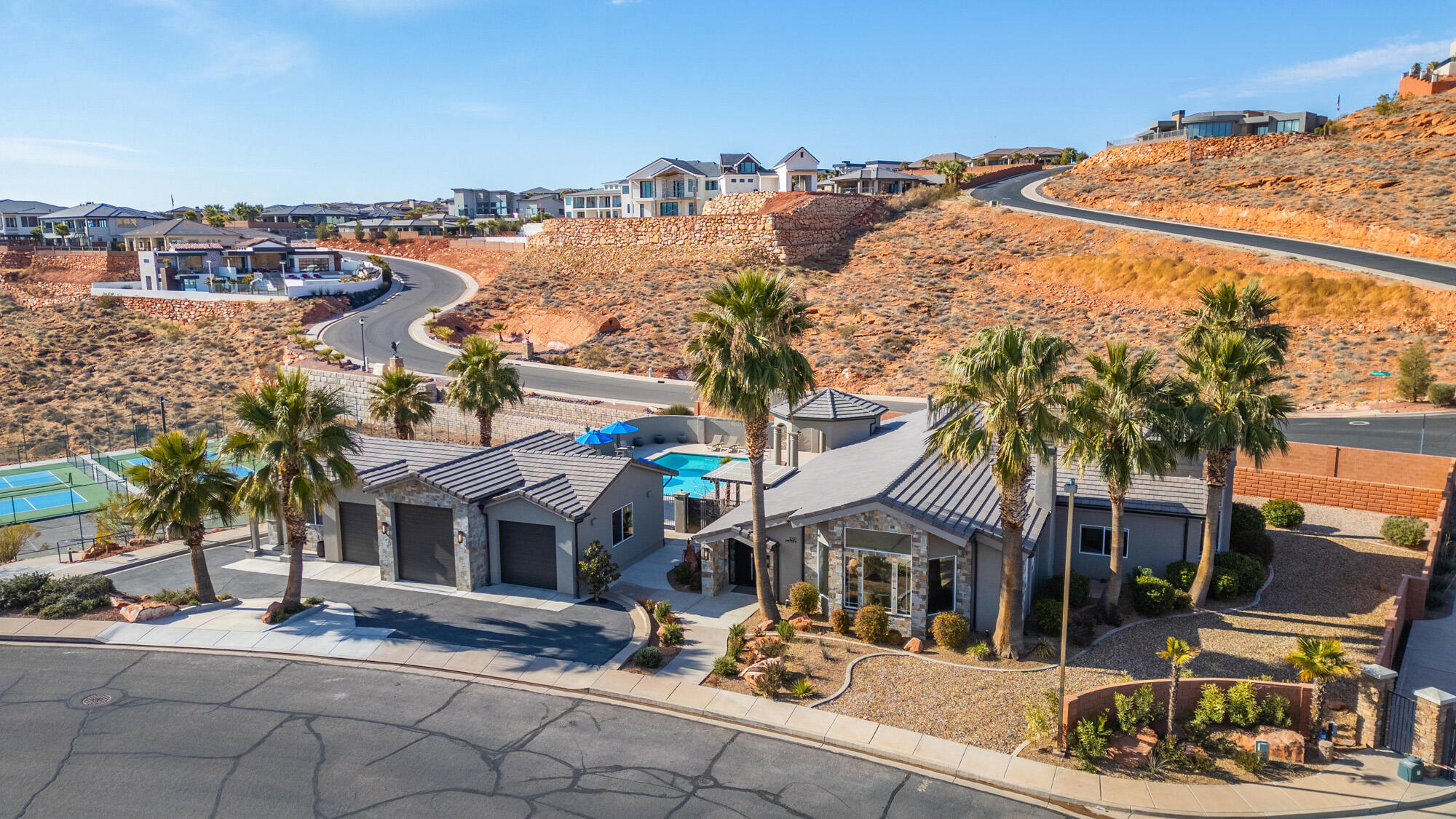 LION'S HEAD HILLTOP ESTATES AT GREEN SPRINGS - Residential