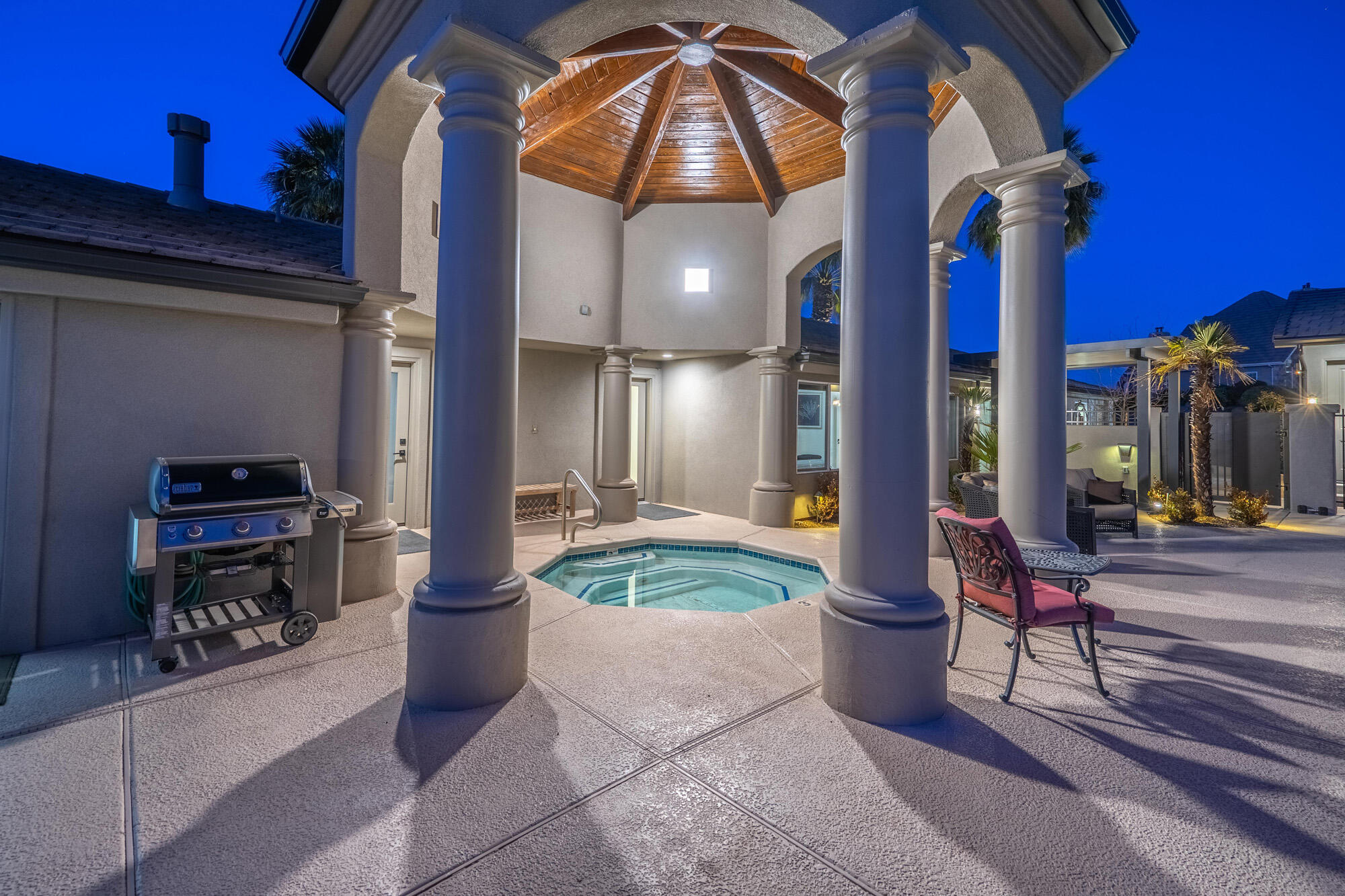 LION'S HEAD HILLTOP ESTATES AT GREEN SPRINGS - Residential