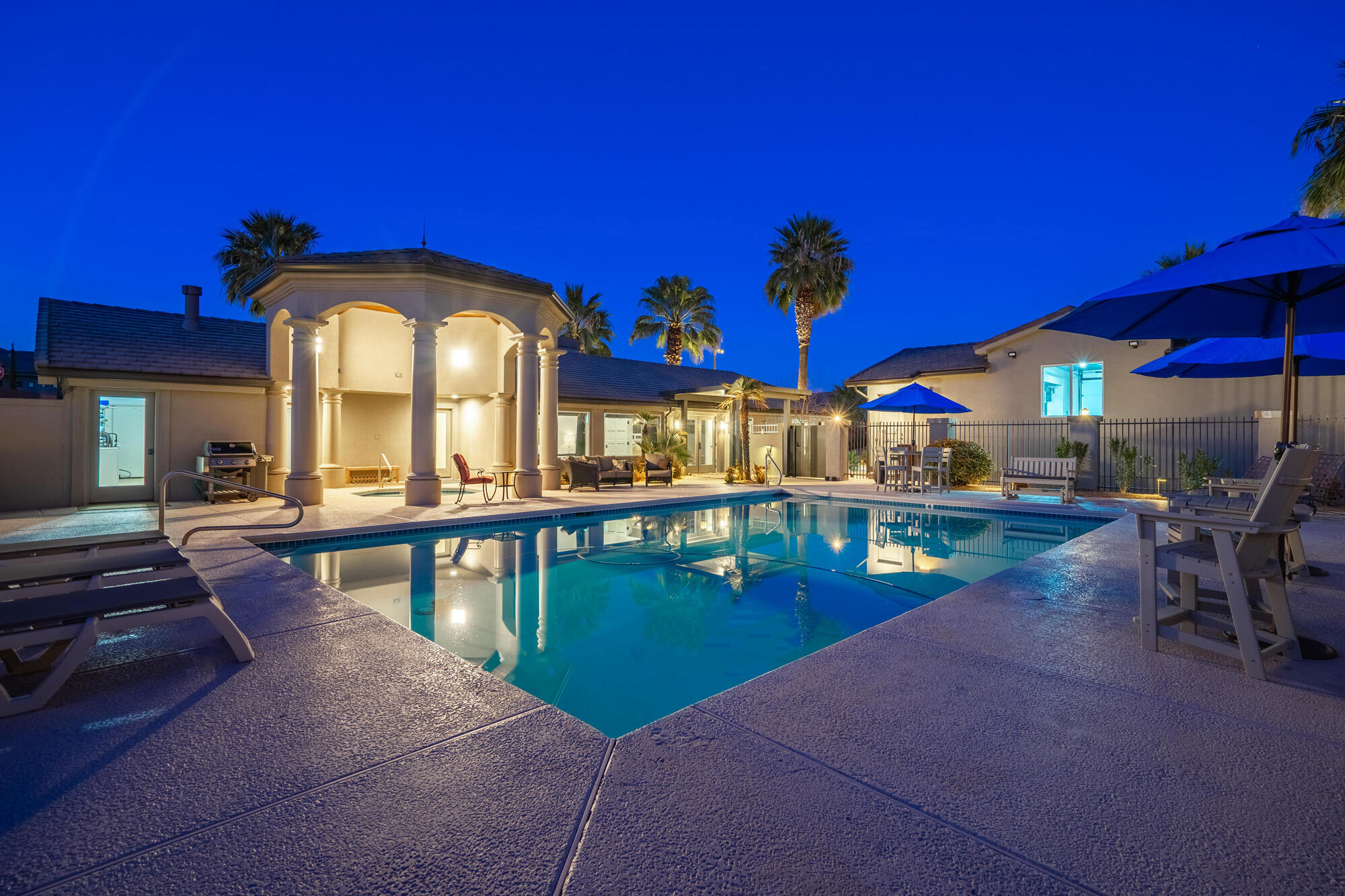 LION'S HEAD HILLTOP ESTATES AT GREEN SPRINGS - Residential