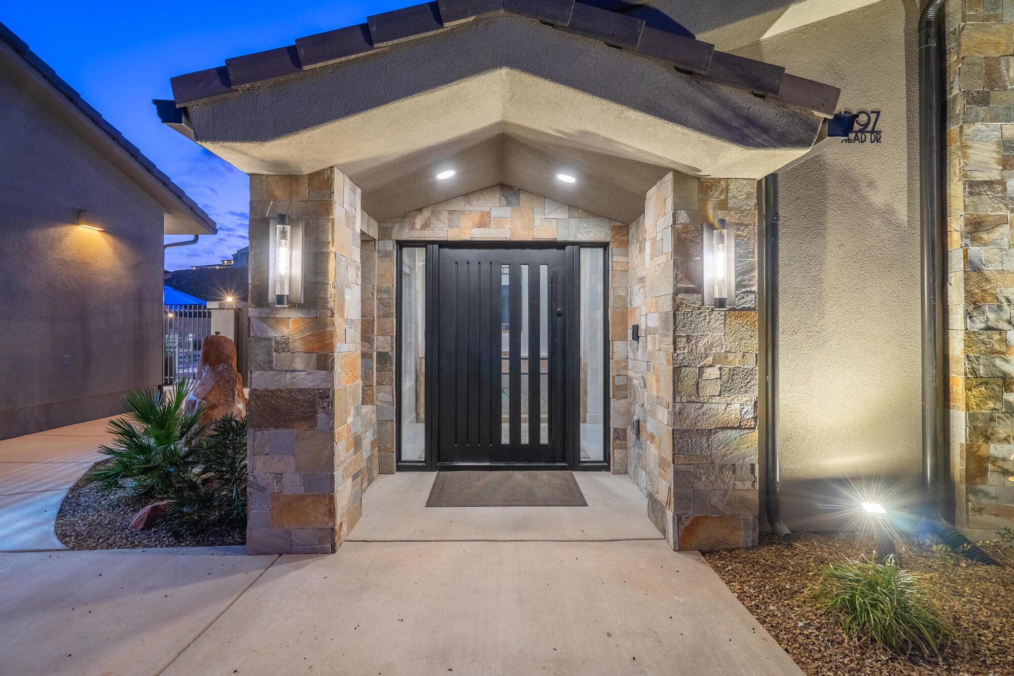 LION'S HEAD HILLTOP ESTATES AT GREEN SPRINGS - Residential