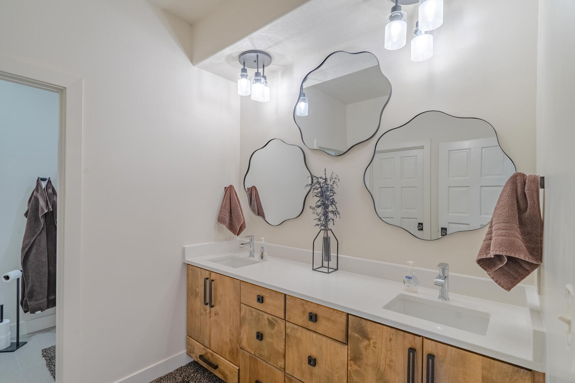 LION'S HEAD HILLTOP ESTATES AT GREEN SPRINGS - Residential