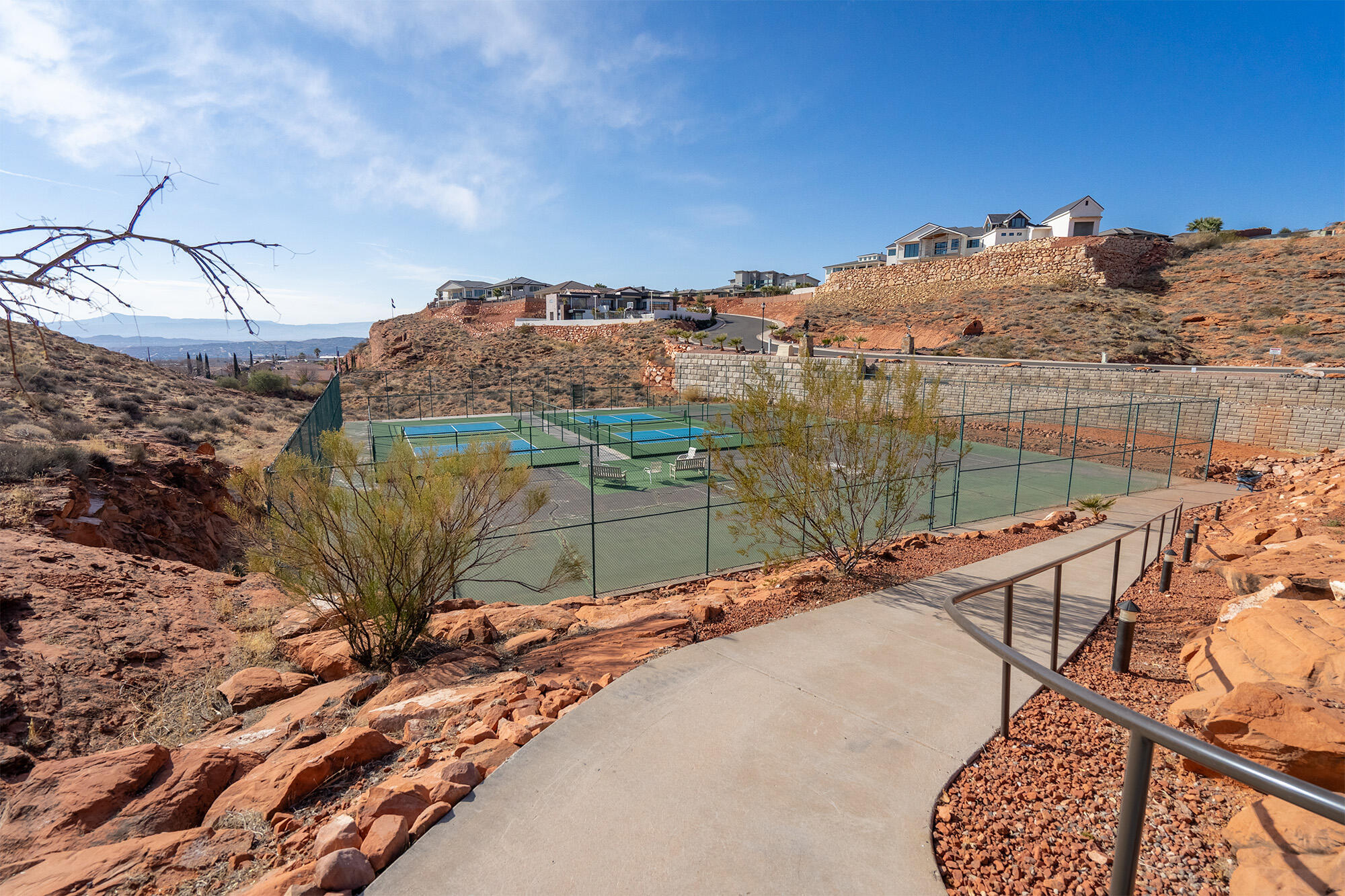 LION'S HEAD HILLTOP ESTATES AT GREEN SPRINGS - Residential