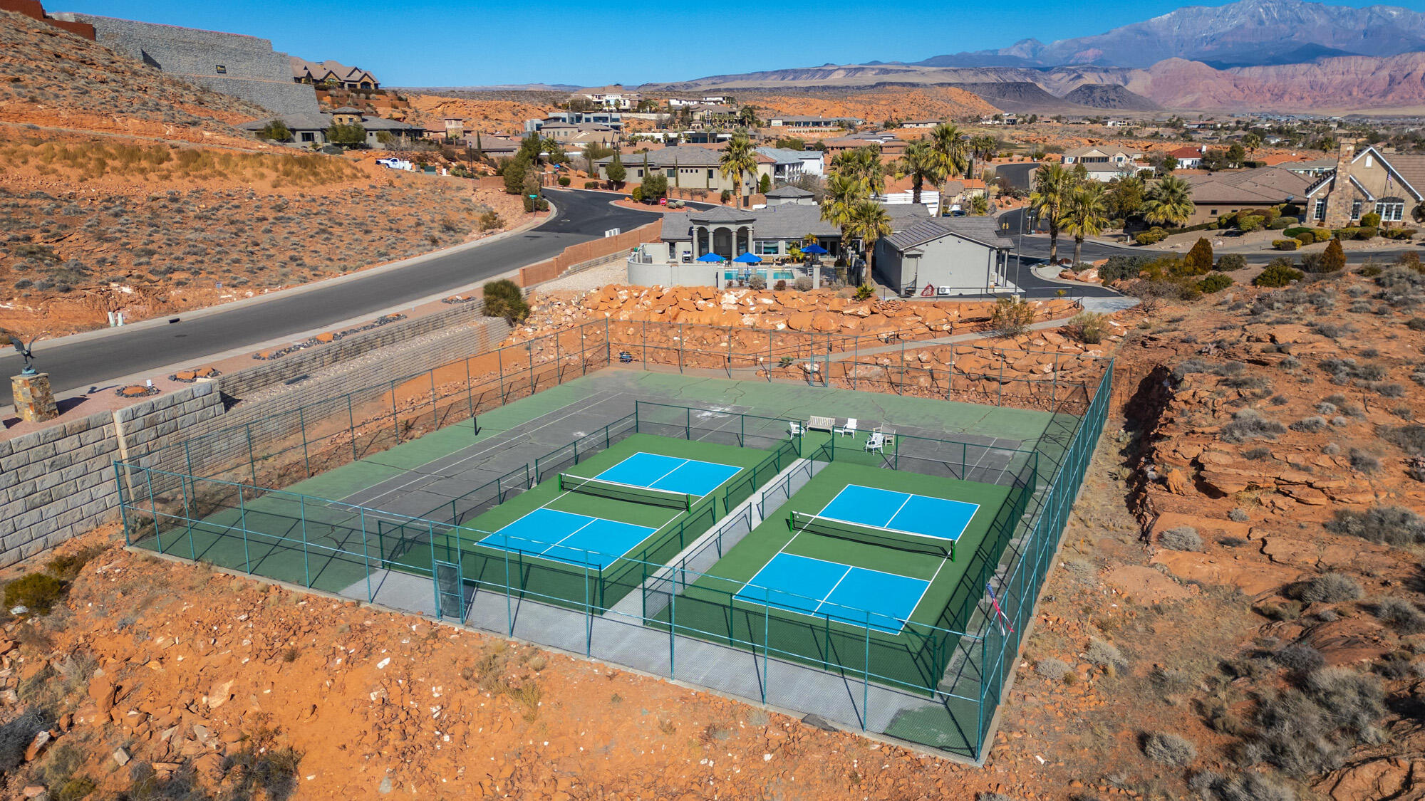 LION'S HEAD HILLTOP ESTATES AT GREEN SPRINGS - Residential