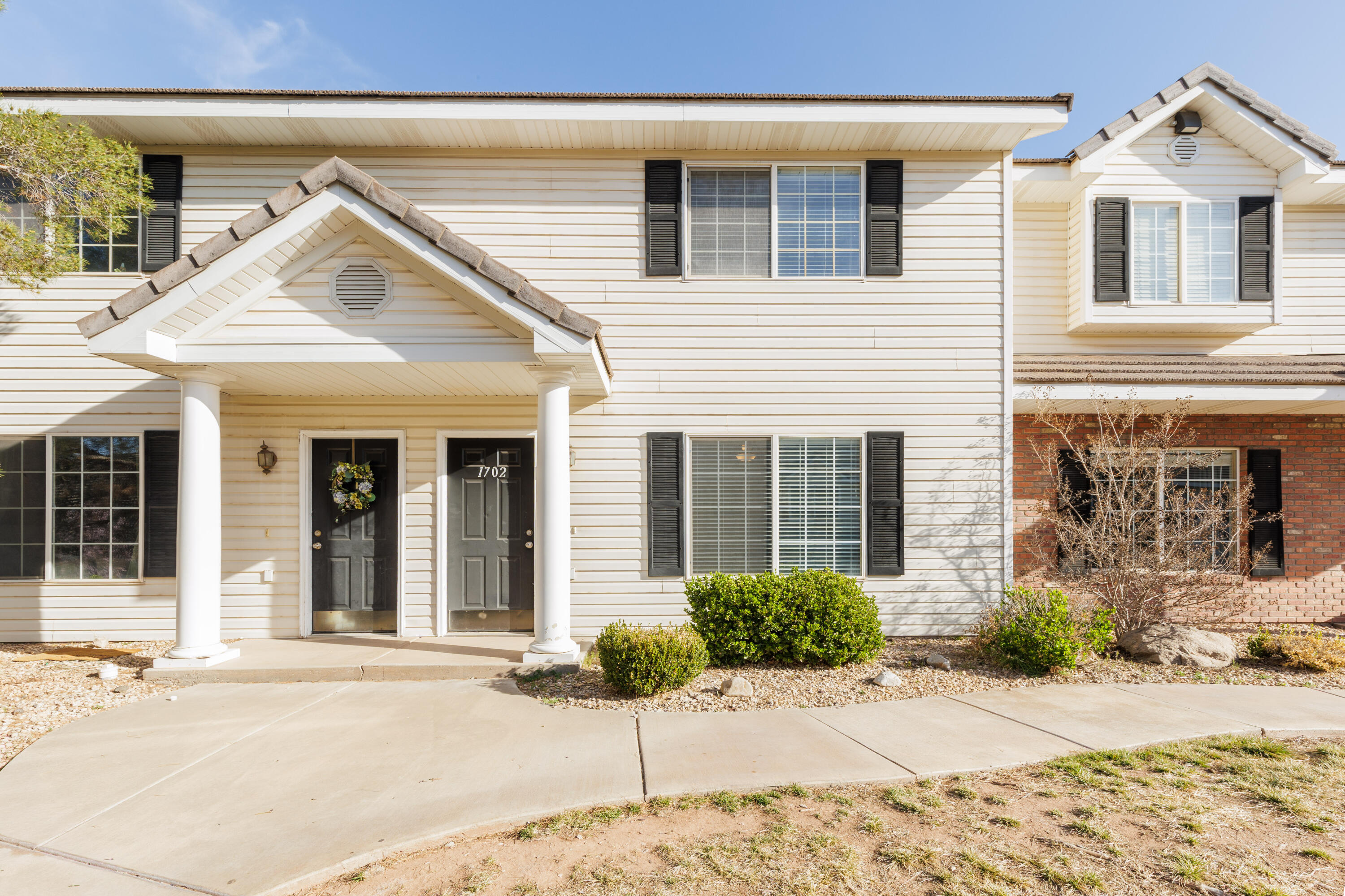 LEXINGTON HILLS TOWNHOMES - Residential