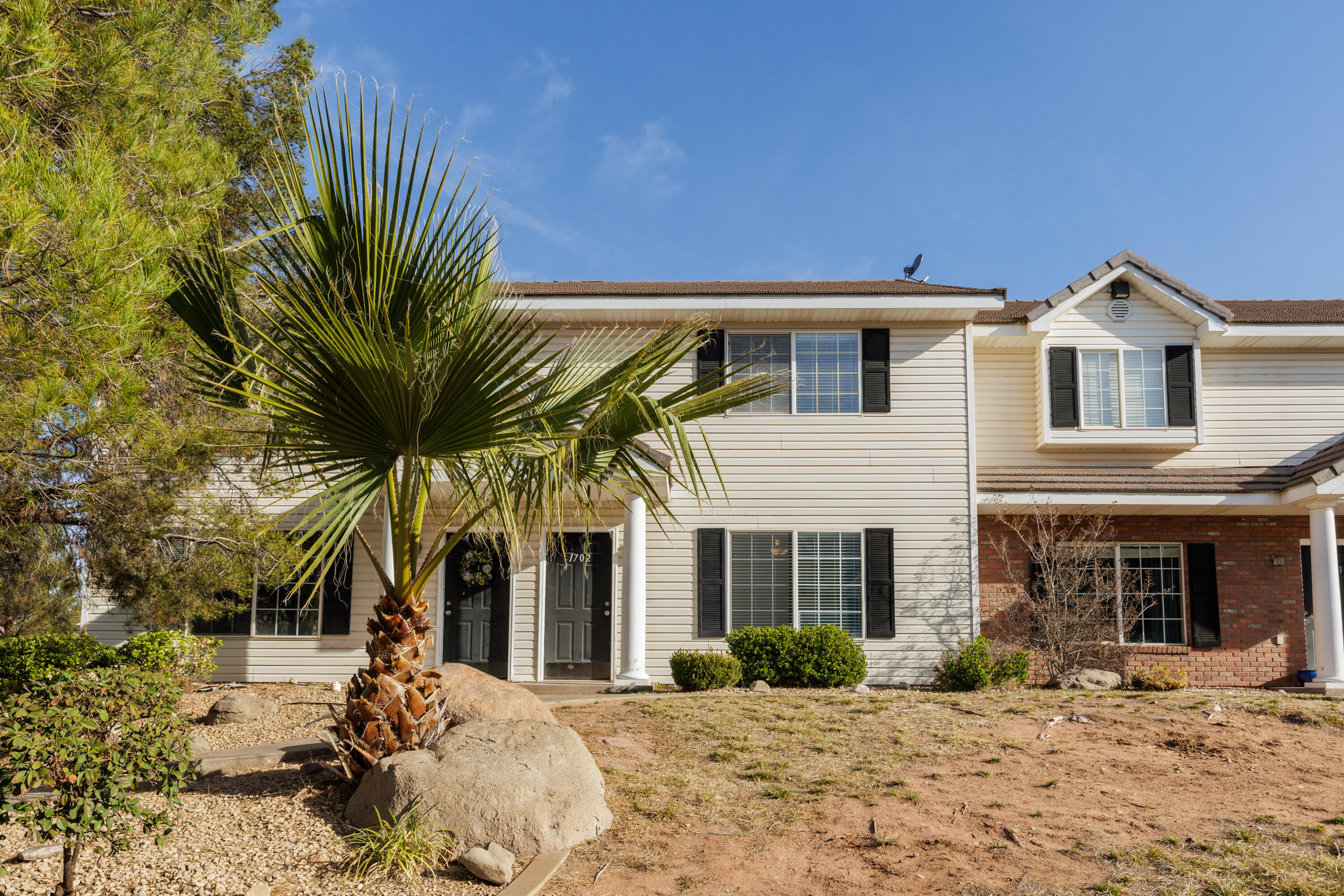 LEXINGTON HILLS TOWNHOMES - Residential