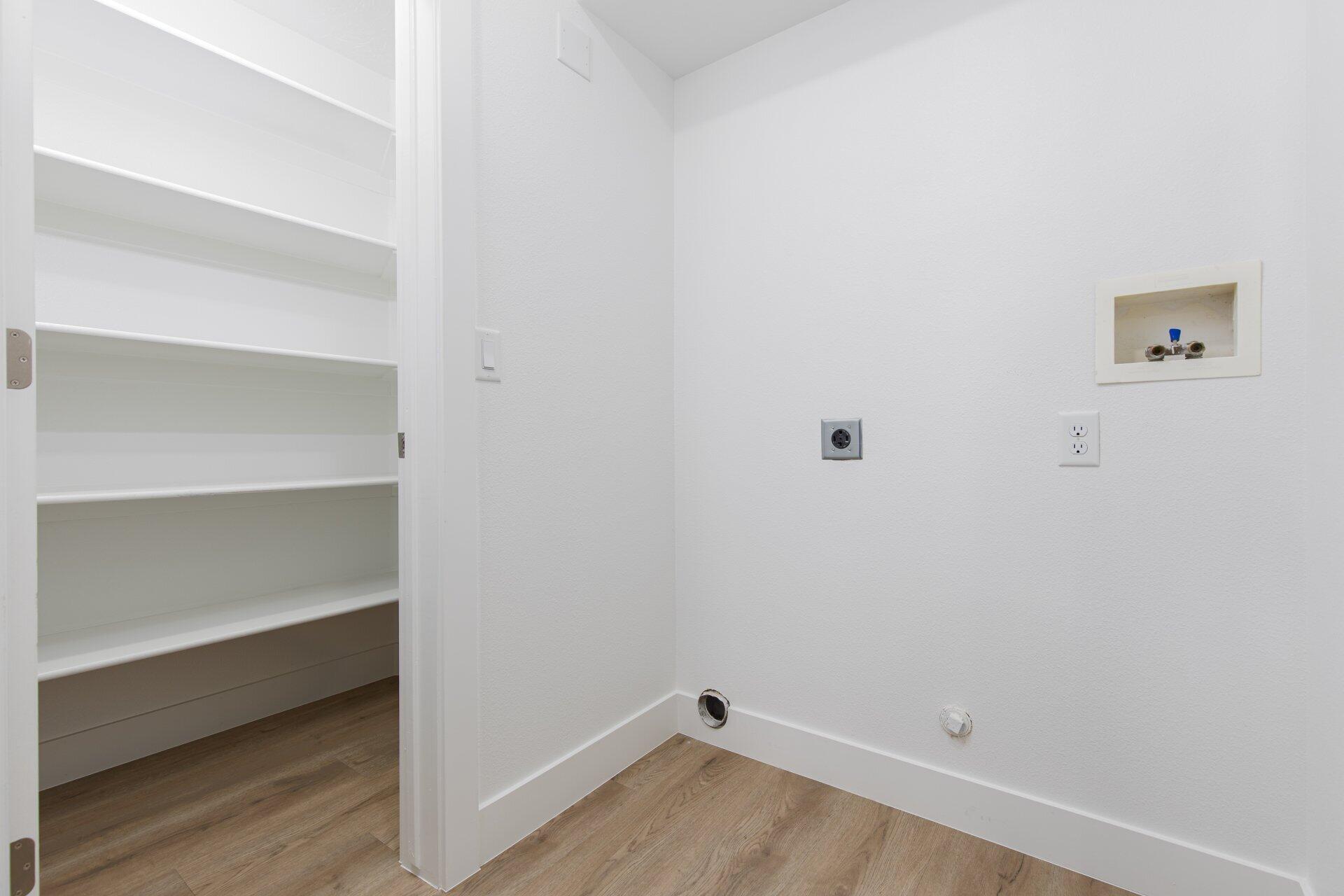 LEXINGTON HILLS TOWNHOMES - Residential