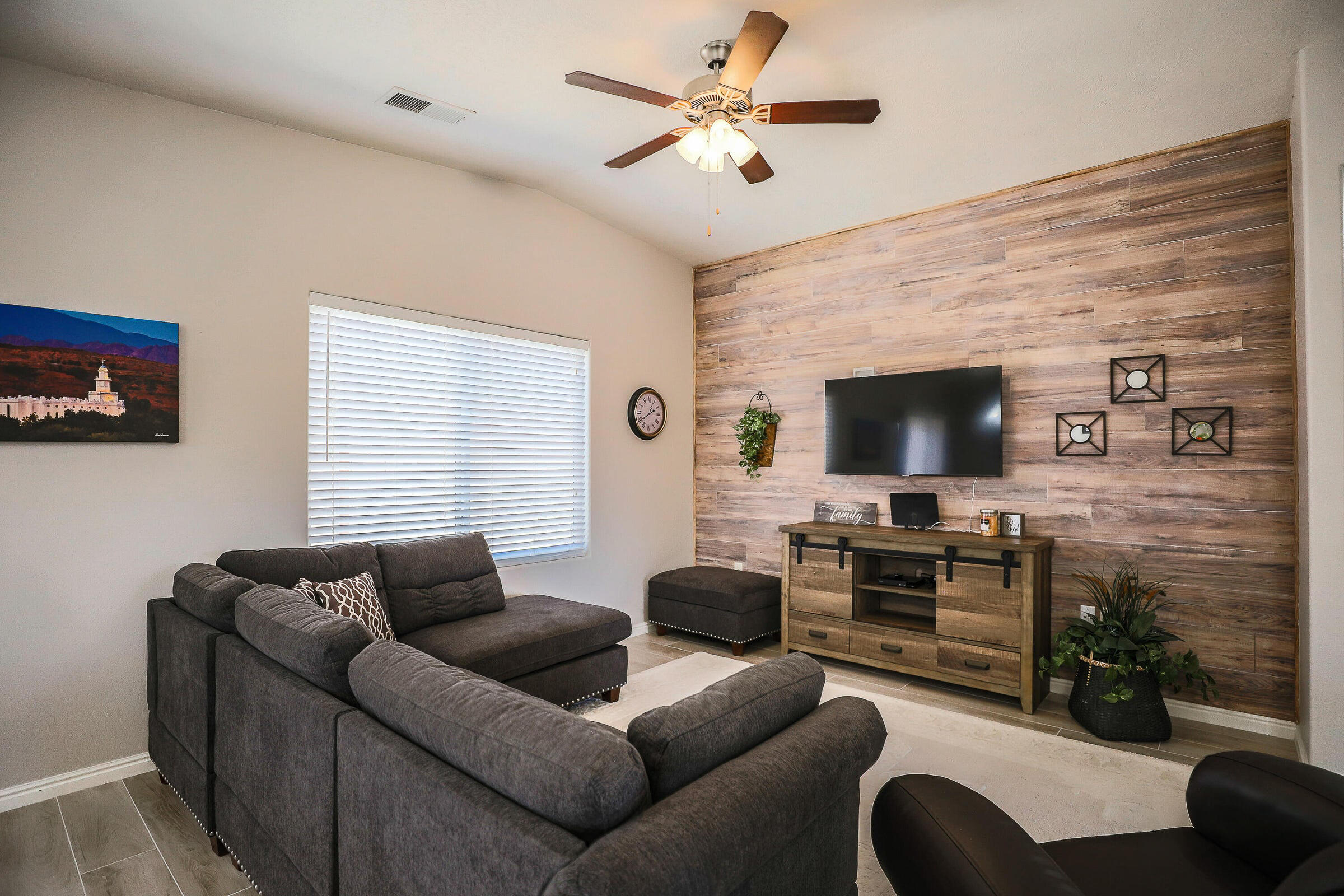 RED CLIFFS PARK - Residential