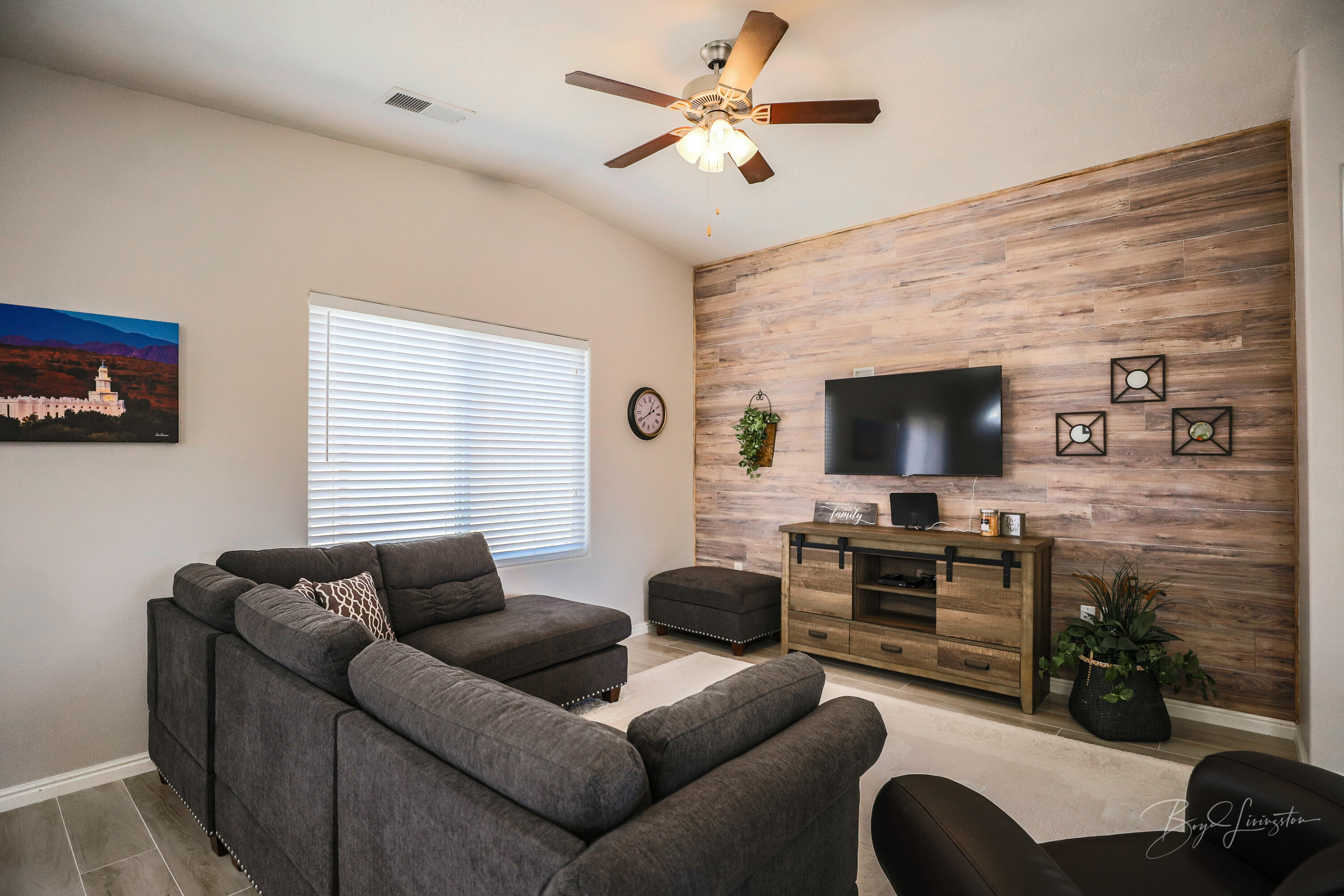 RED CLIFFS PARK - Residential