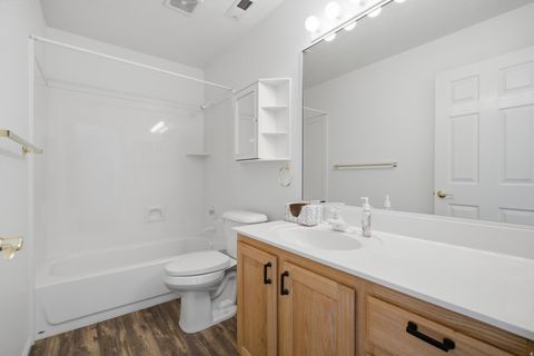 Tiny photo for 111 N TURNBURY LN, Washington, UT 84780 (MLS # 26-273355)