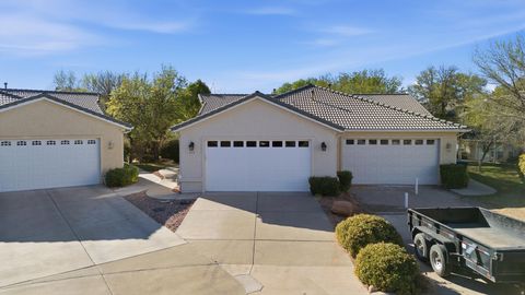 Photo of 111 N TURNBURY LN, Washington, UT 84780 (MLS # 26-273355)