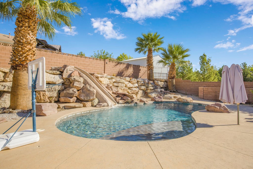 Photo of 2207 E 2540 S, Saint George, UT 84790 (MLS # 26-276855)