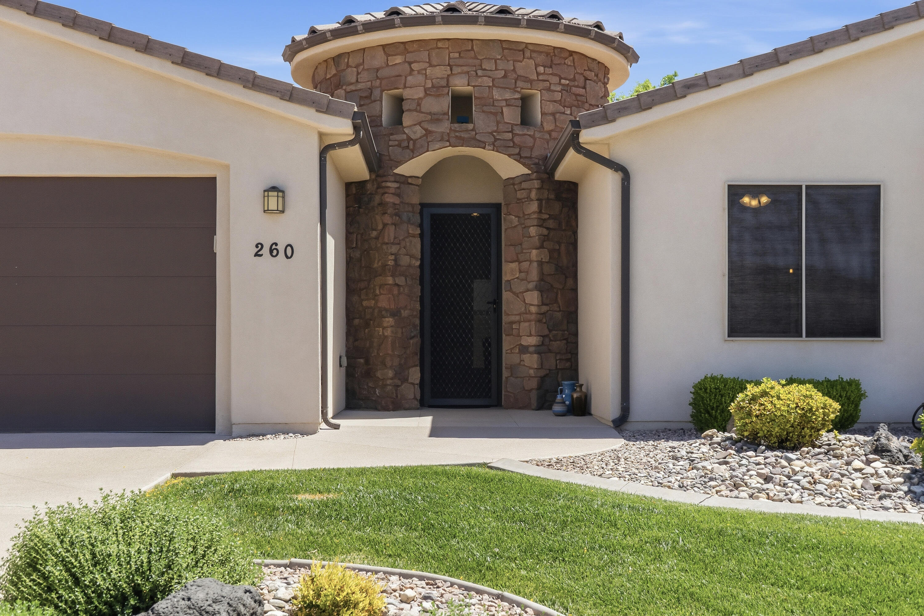 SHADOW SPRINGS - Residential