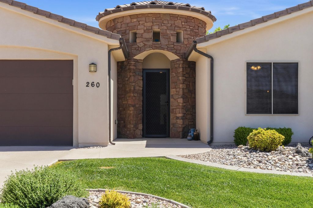 Photo of 260 N 1240 ST W, Saint George, UT 84770 (MLS # 26-271853)