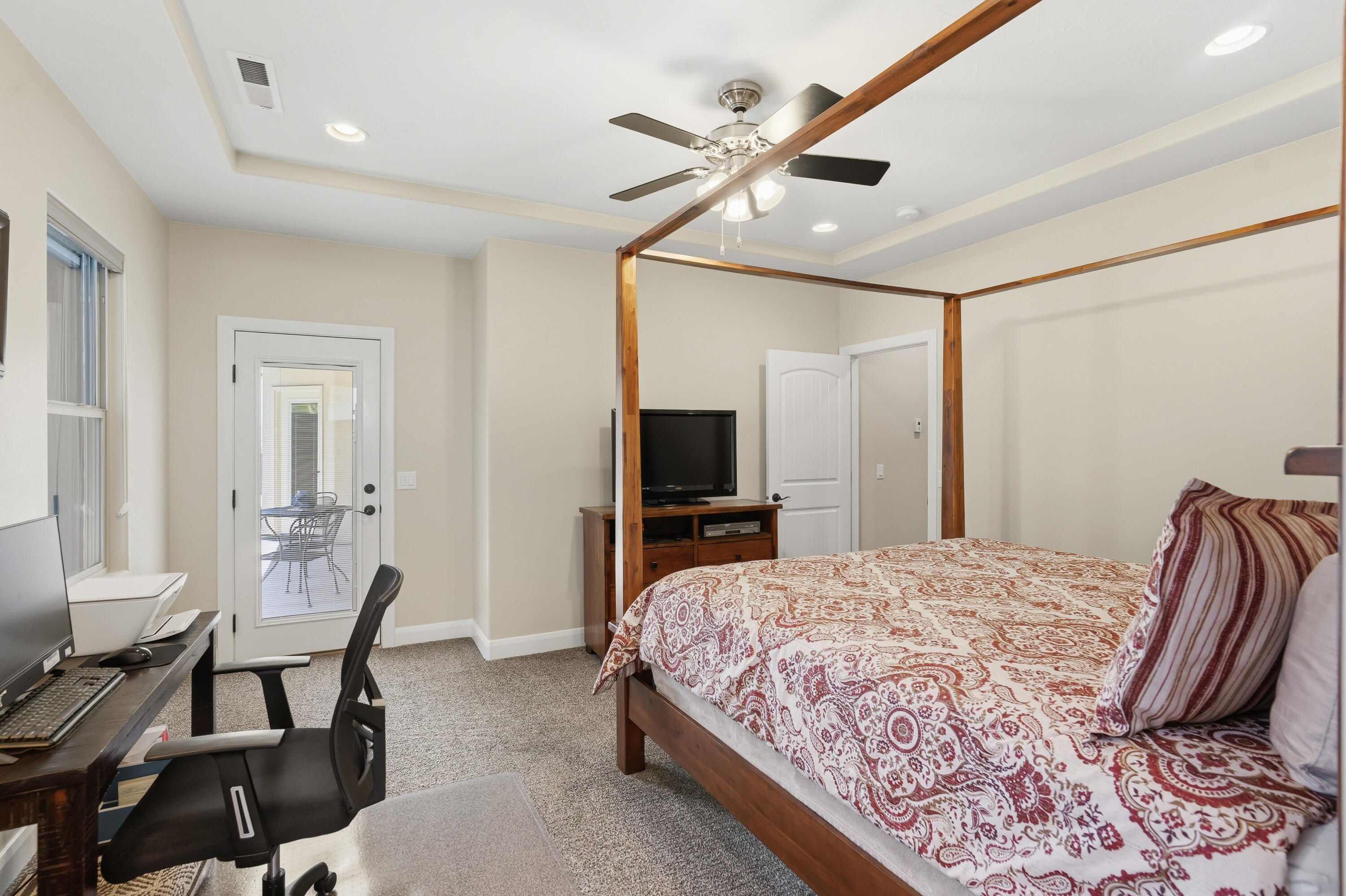 SHADOW SPRINGS - Residential