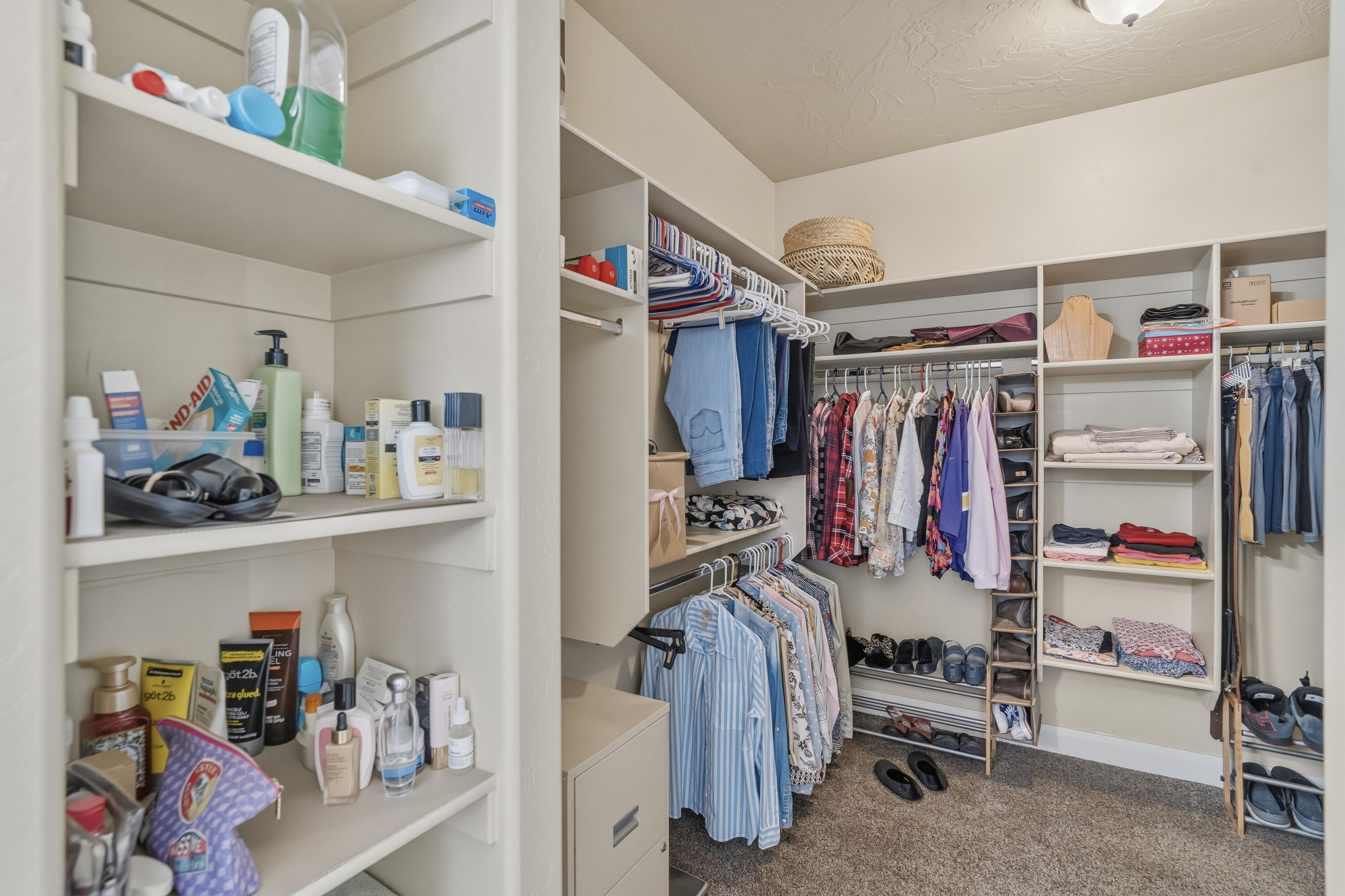 SHADOW SPRINGS - Residential