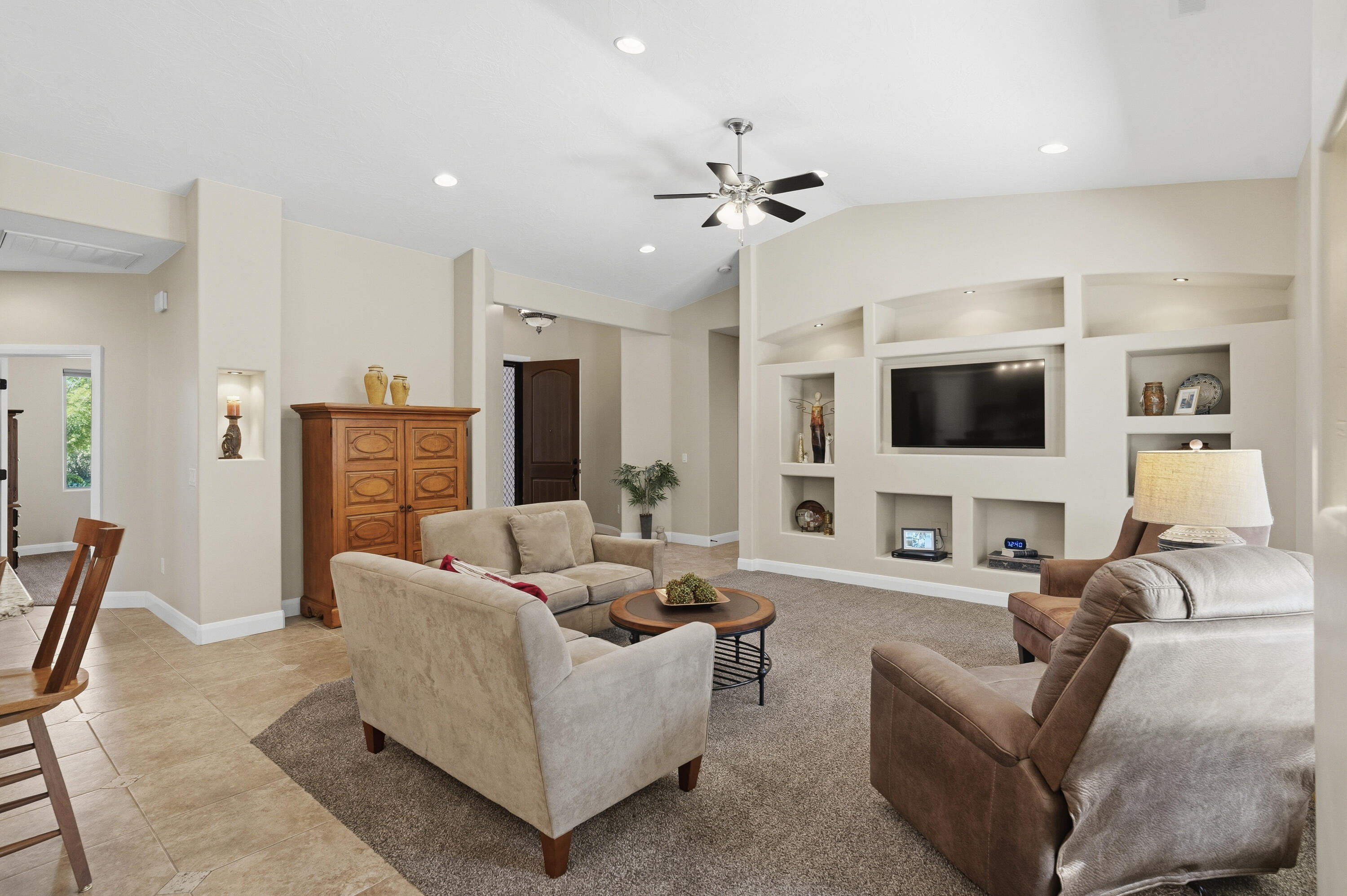 SHADOW SPRINGS - Residential