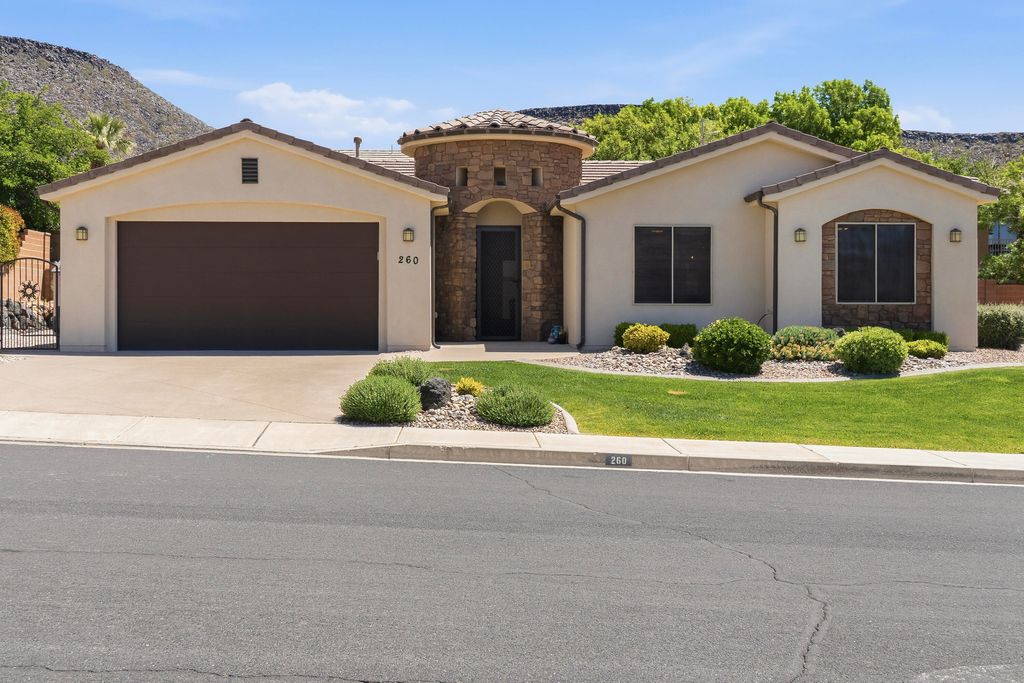 Photo of 260 N 1240 ST W, Saint George, UT 84770 (MLS # 26-271853)
