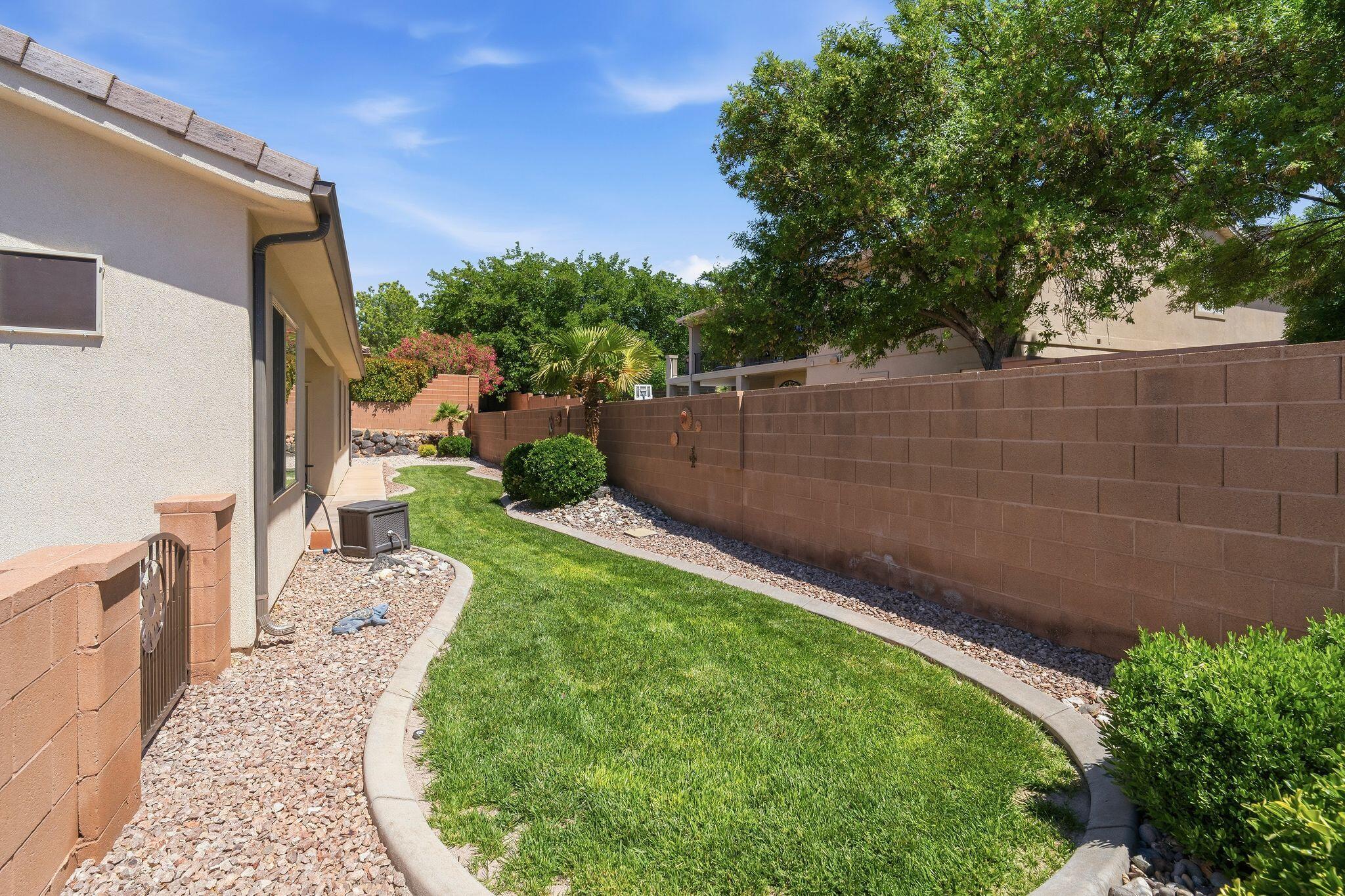 SHADOW SPRINGS - Residential