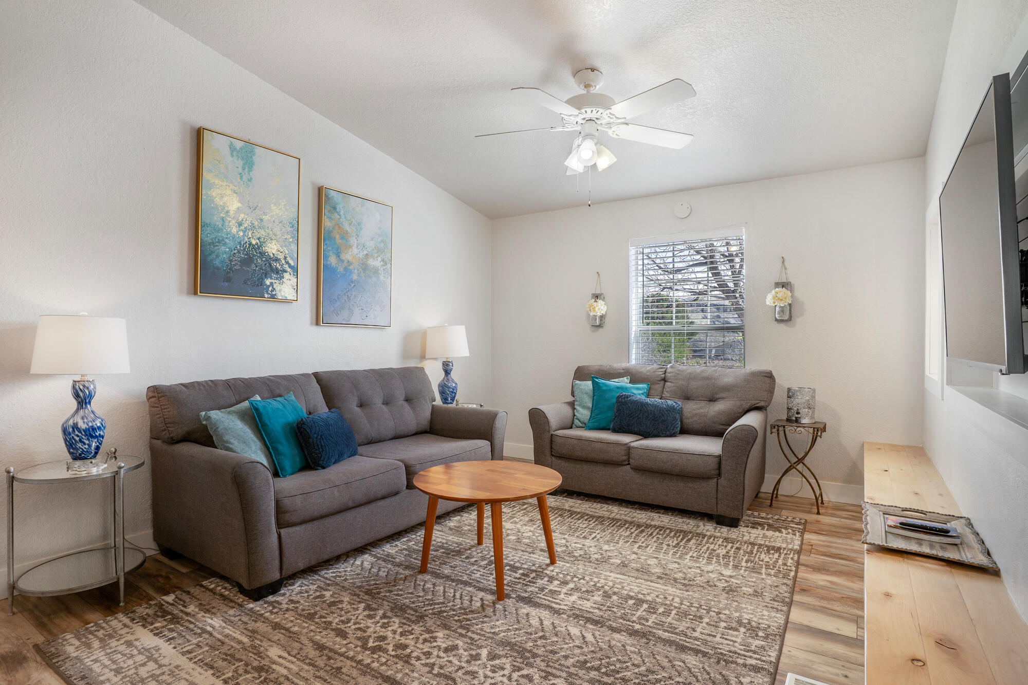 LAVERKIN TOWNSITE AND FIELD - Residential