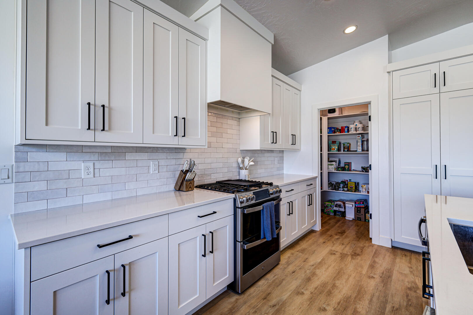 PEREGRINE POINTE WEST - Residential