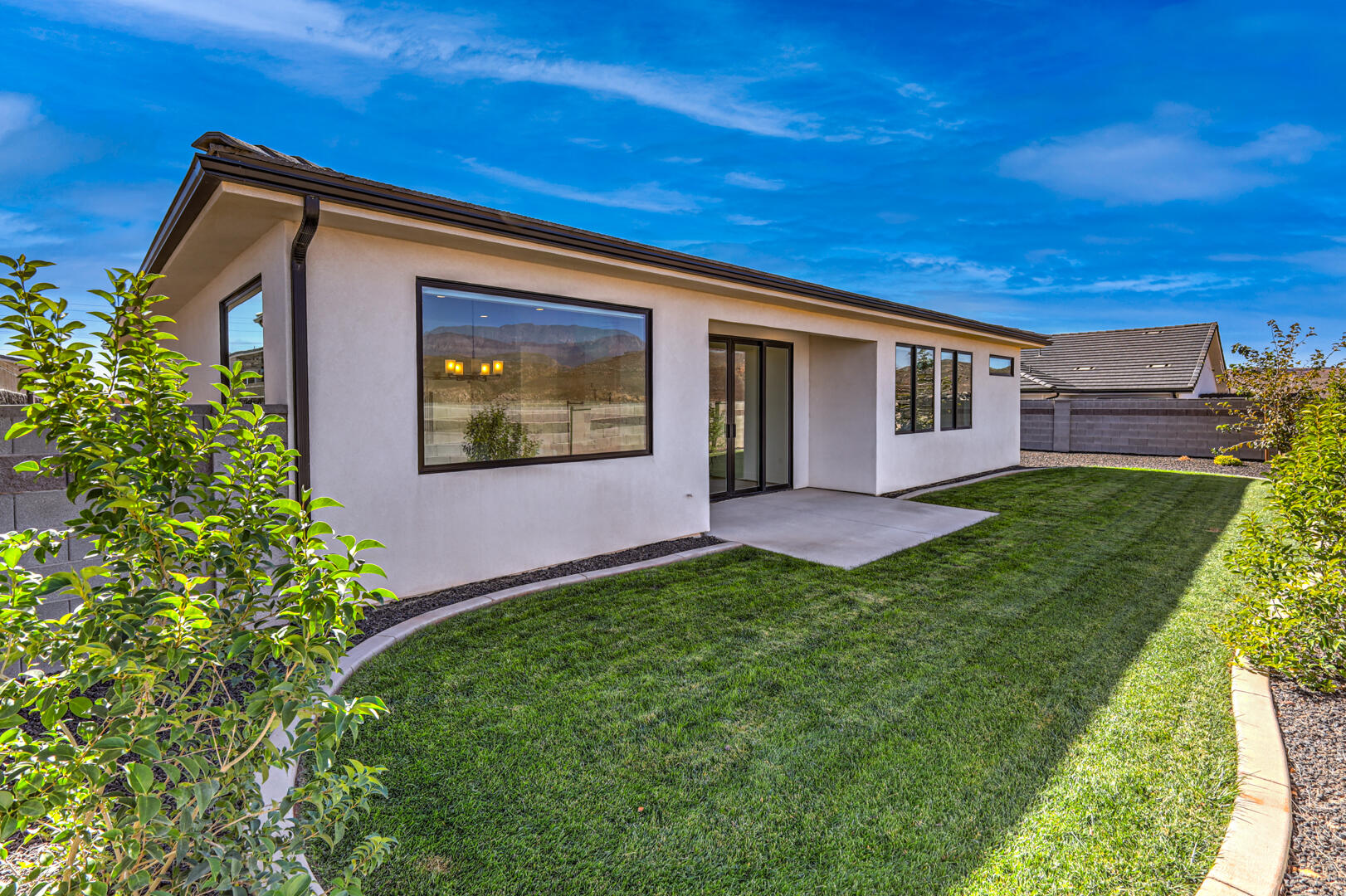 PEREGRINE POINTE WEST - Residential