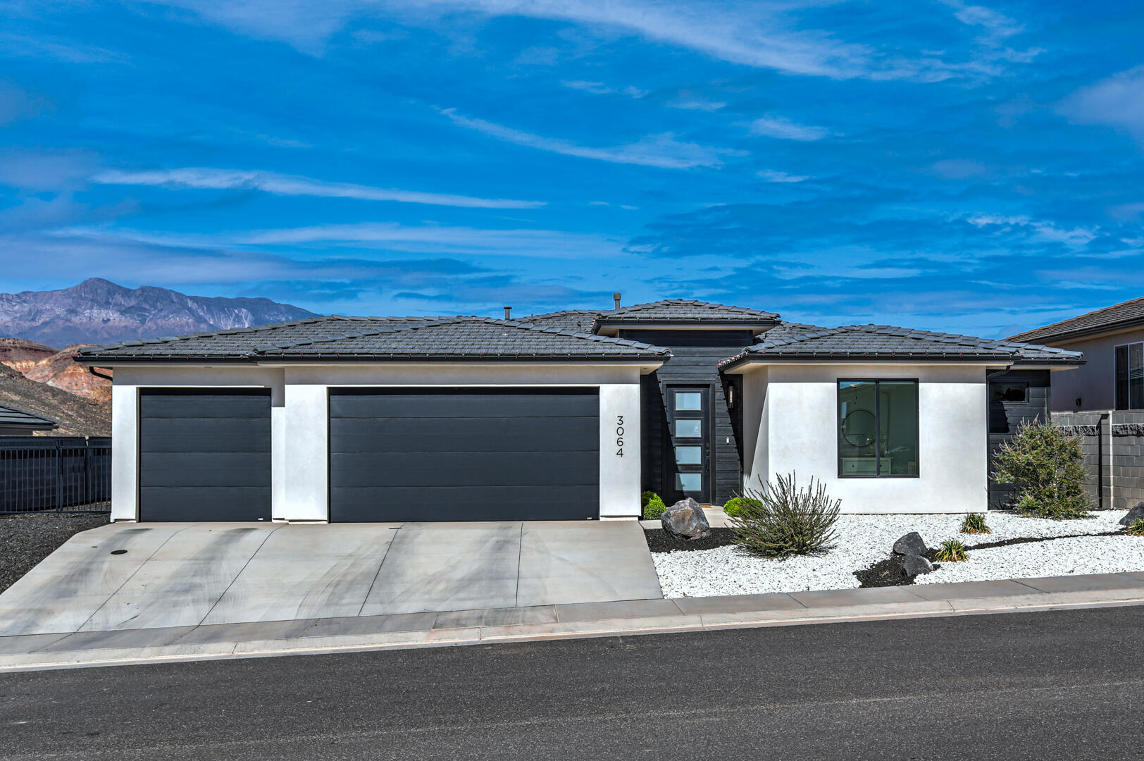 PEREGRINE POINTE WEST - Residential