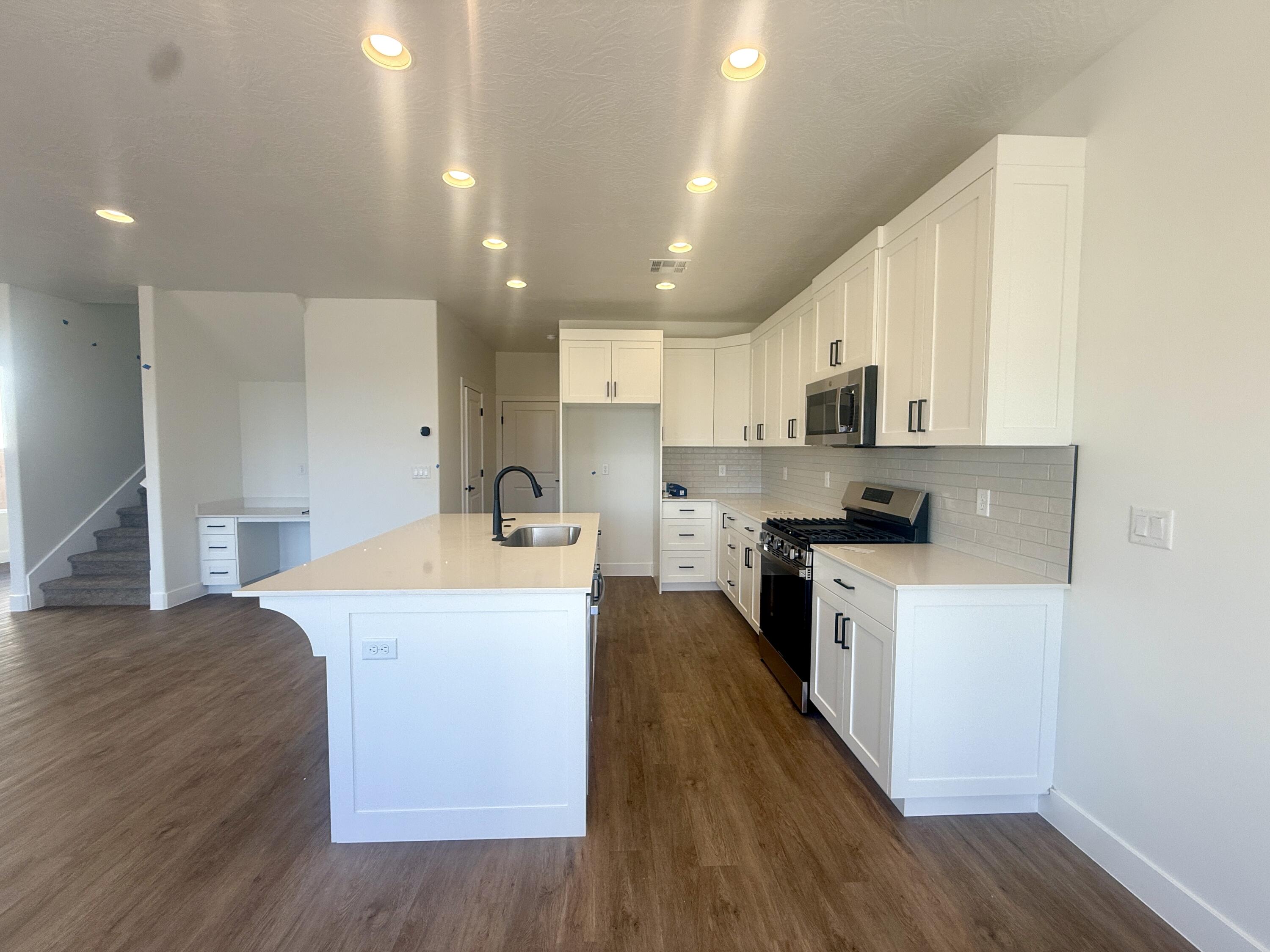 DESERT RESERVE - Residential