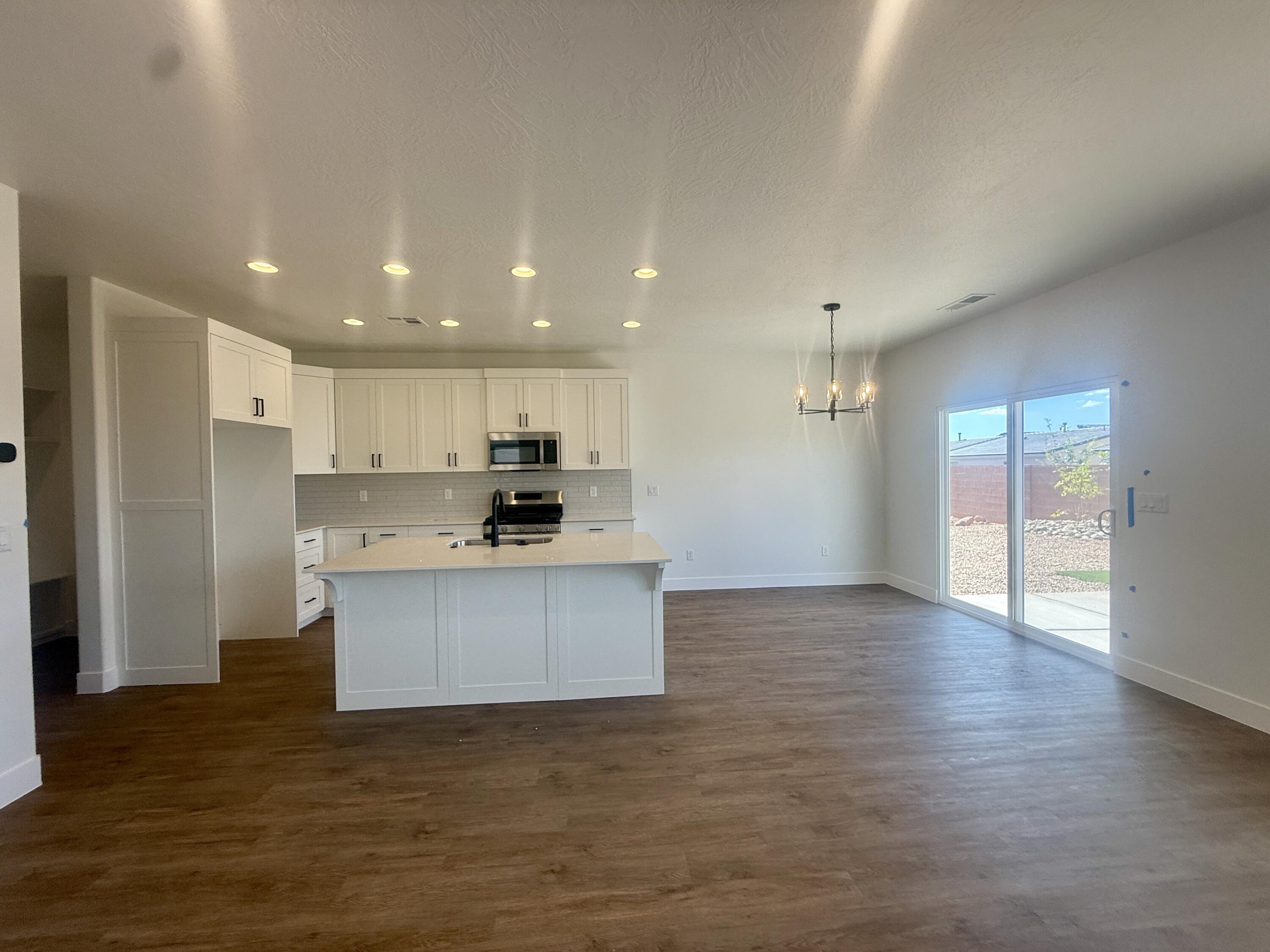 DESERT RESERVE - Residential