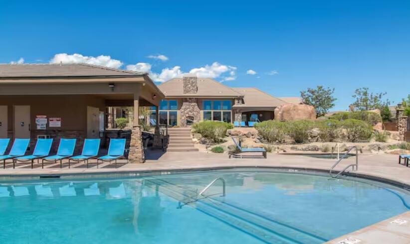 CORAL RIDGE TOWNHOMES - Residential