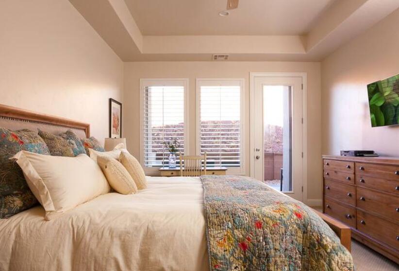 CORAL RIDGE TOWNHOMES - Residential