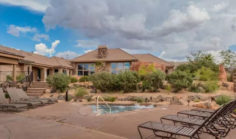 CORAL RIDGE TOWNHOMES - Residential