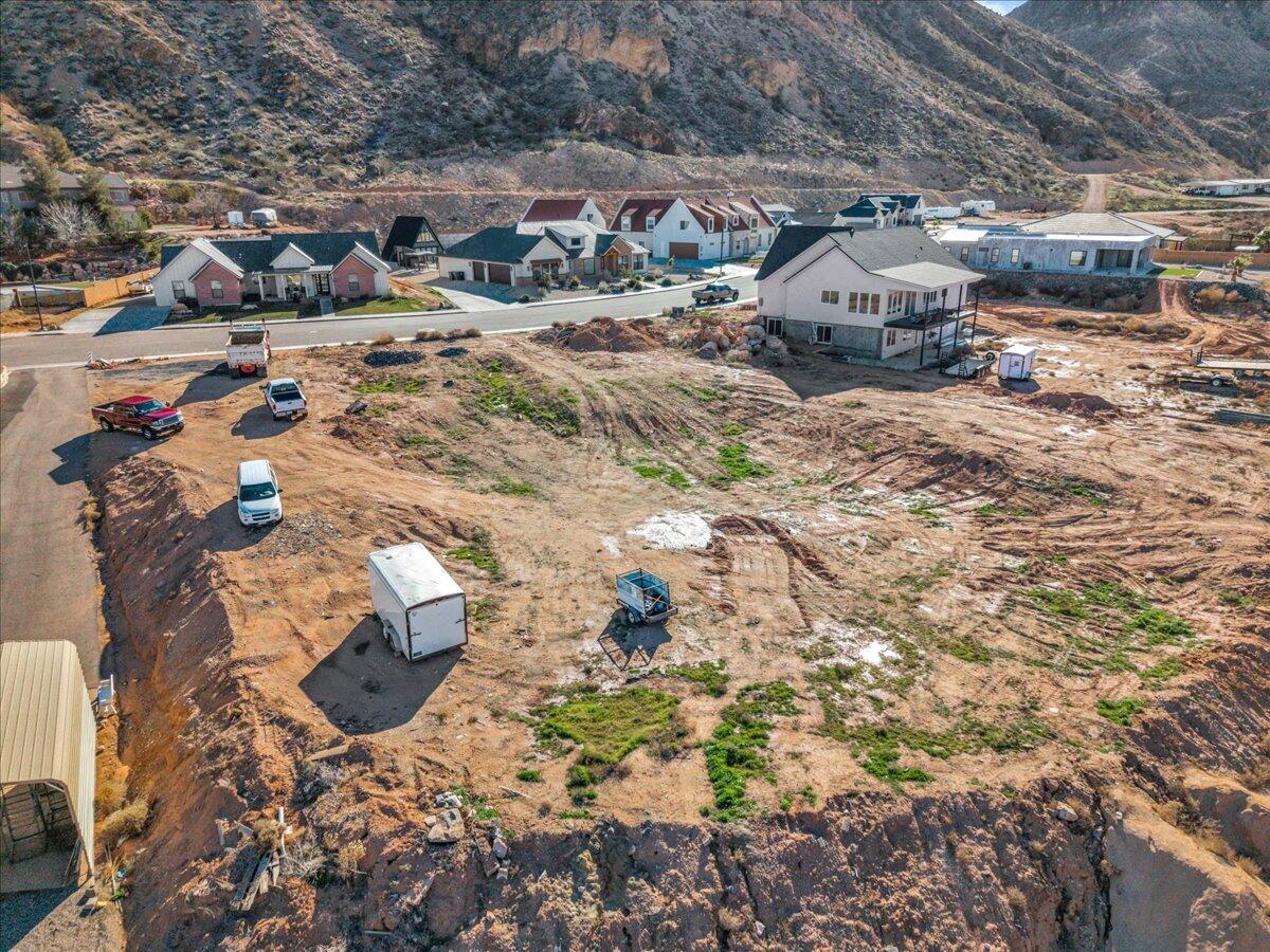 ANGELL HEIGHTS ESTATES - Land