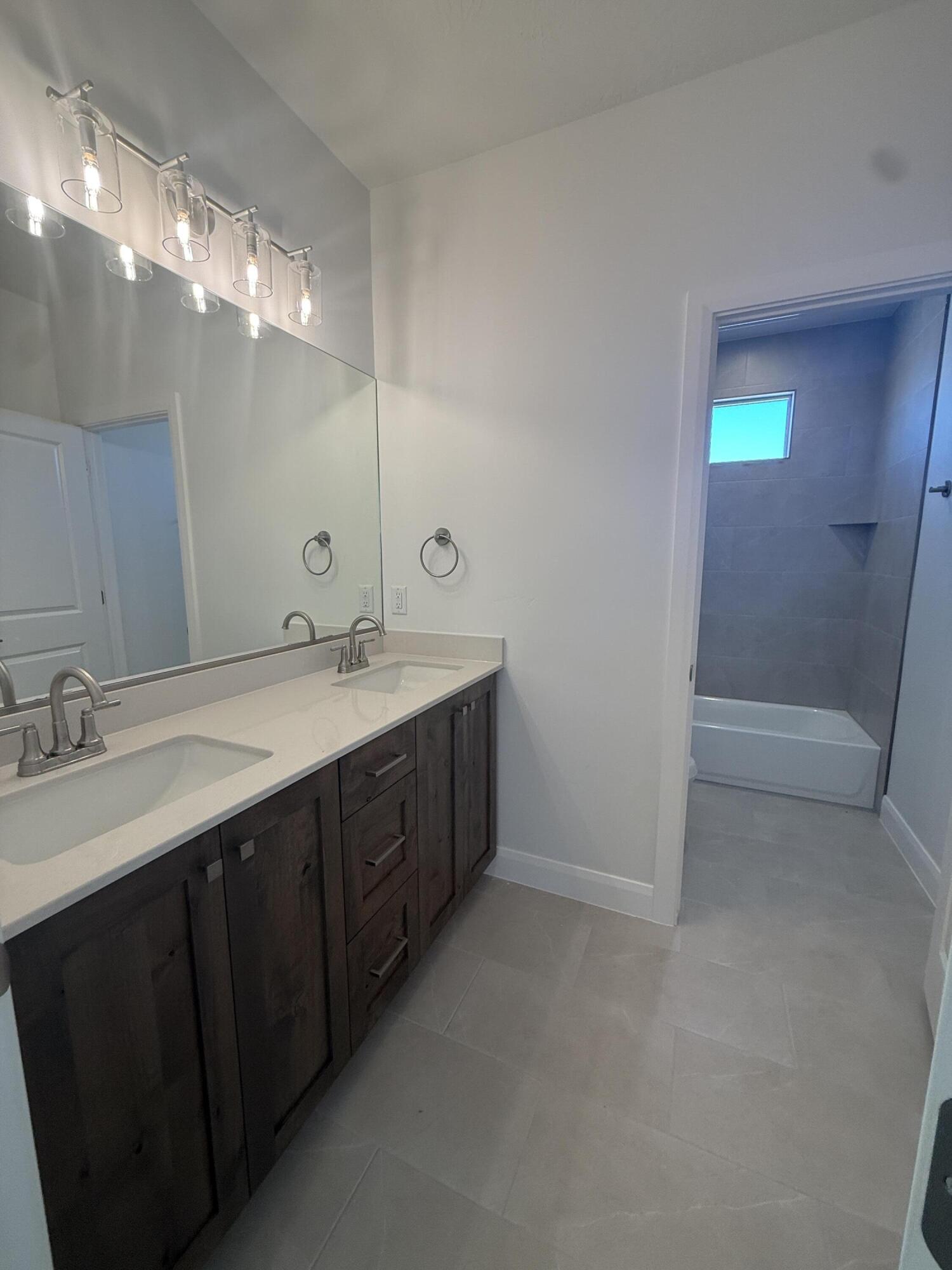 FRANKLIN FIELDS - Residential