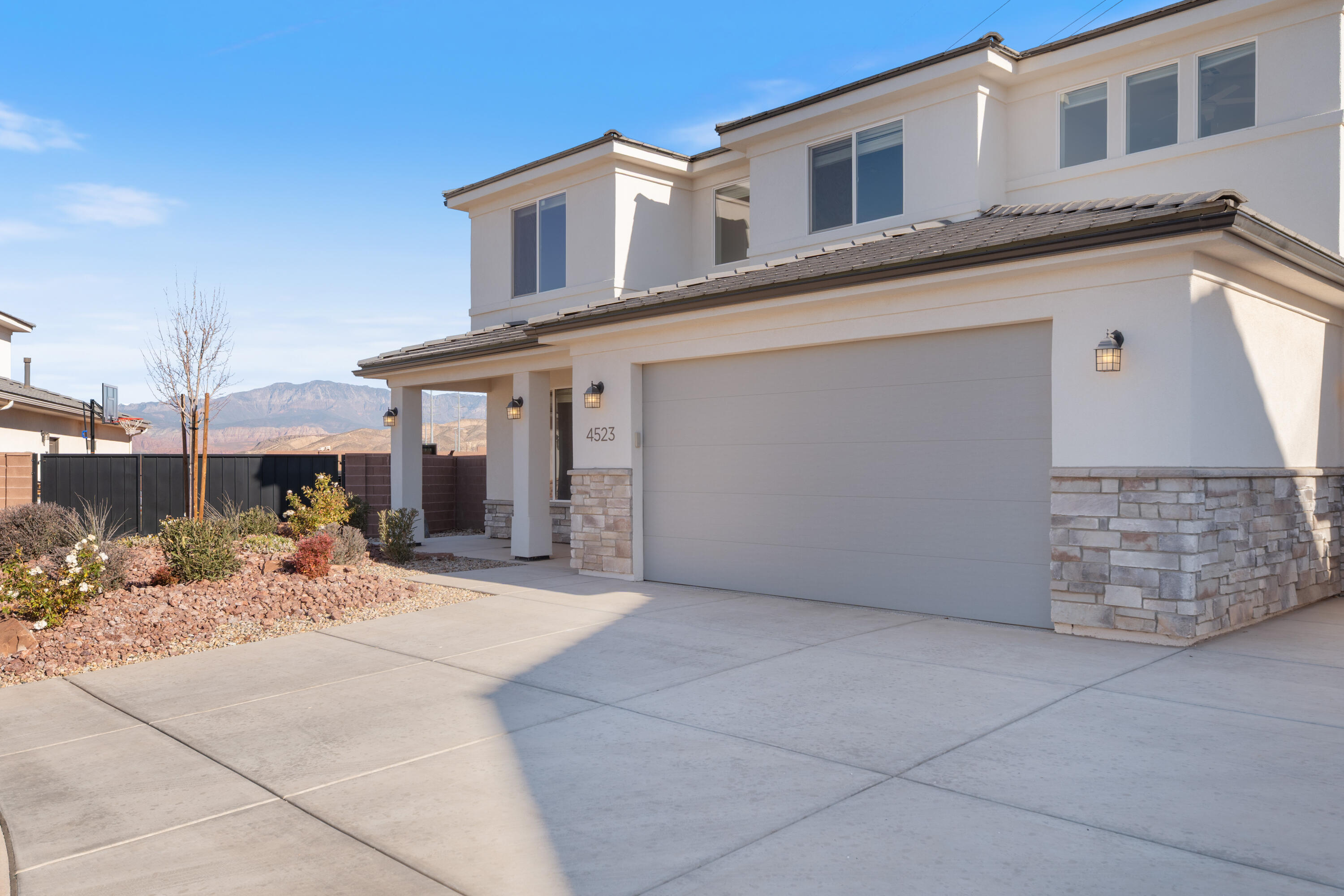 WARNER GATEWAY - Residential