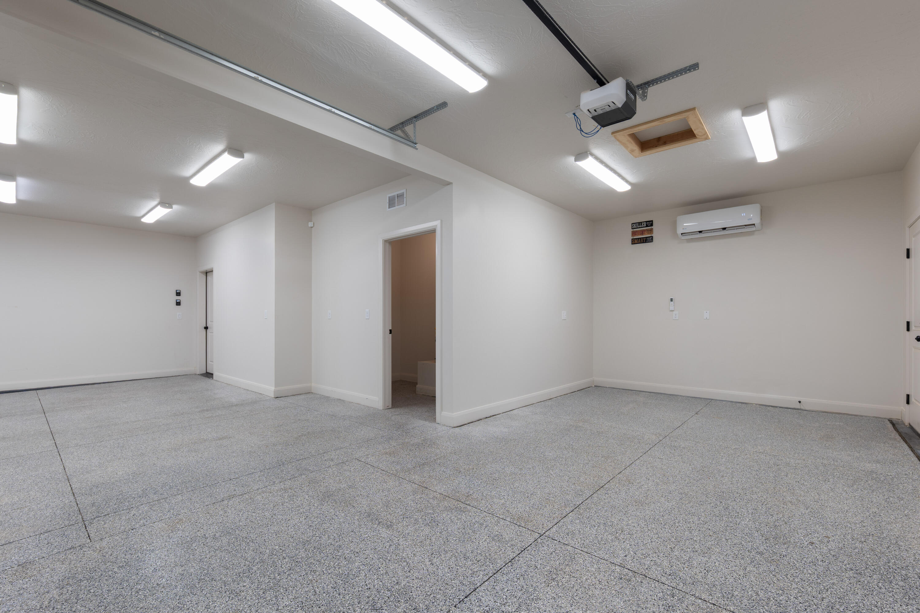 WARNER GATEWAY - Residential