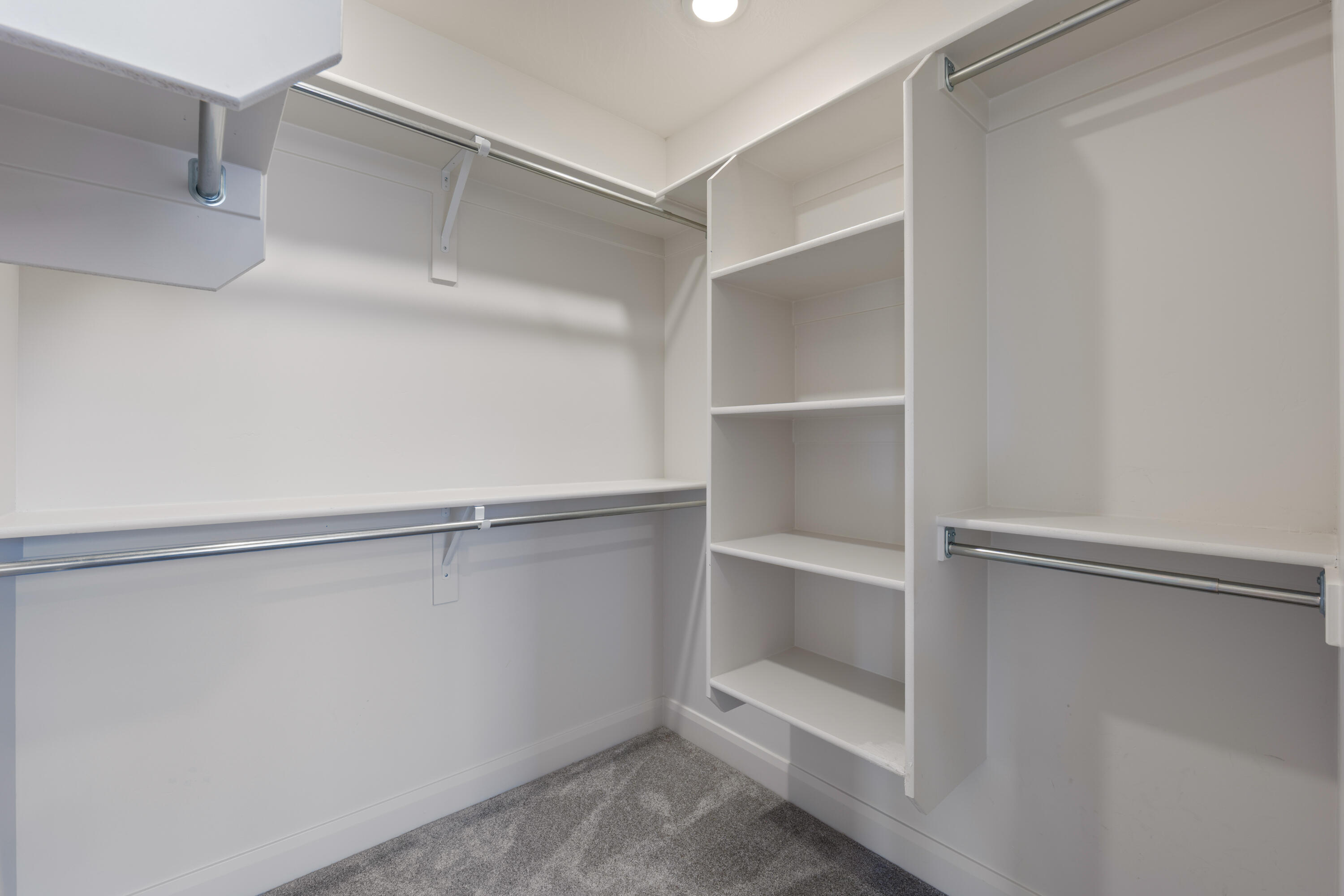 WARNER GATEWAY - Residential